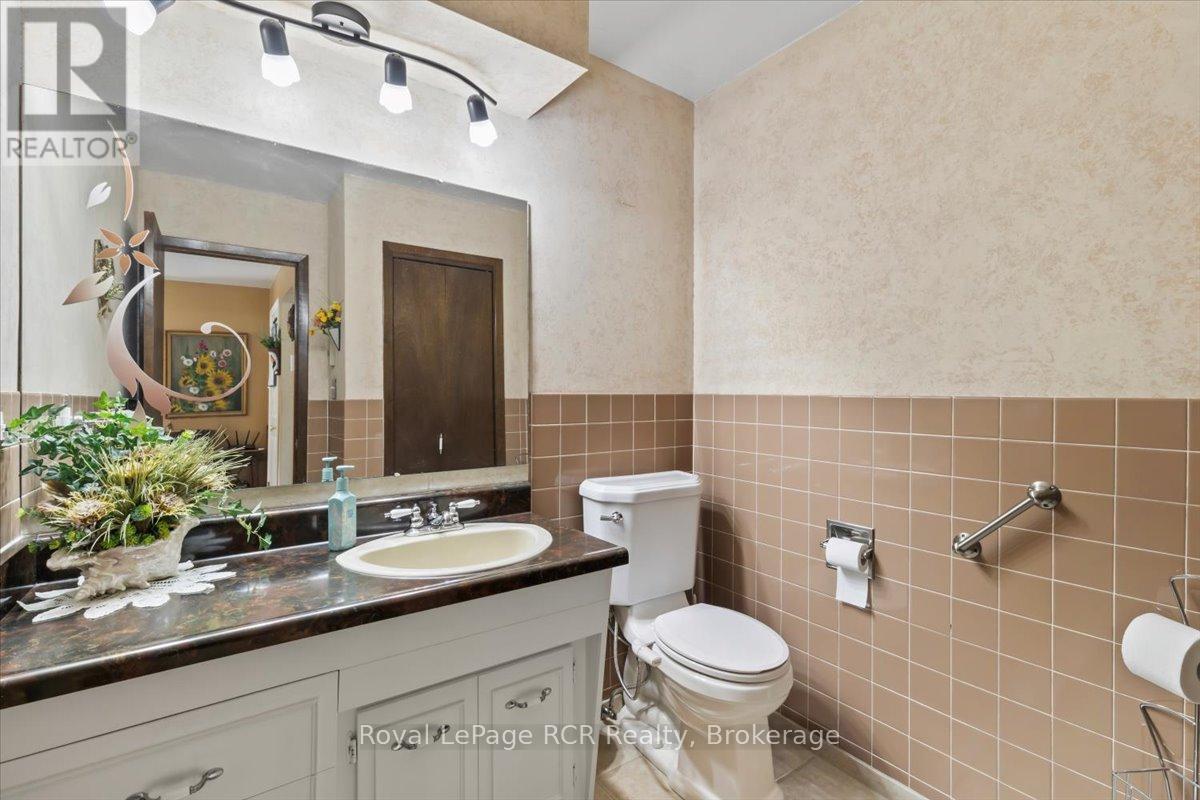 295 2nd Street, Hanover, Ontario  N4N 1A4 - Photo 17 - X12321974