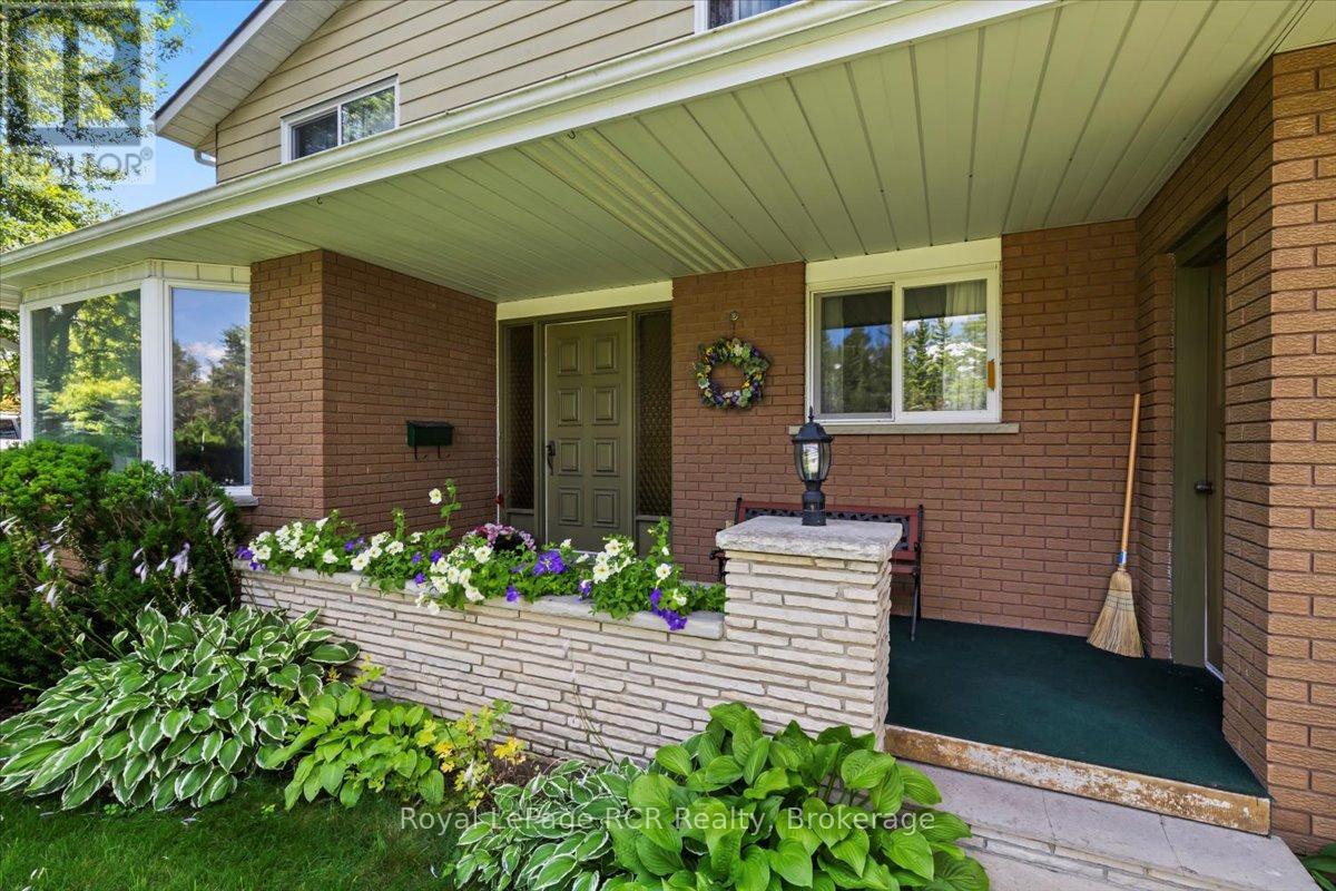 295 2nd Street, Hanover, Ontario  N4N 1A4 - Photo 4 - X12321974