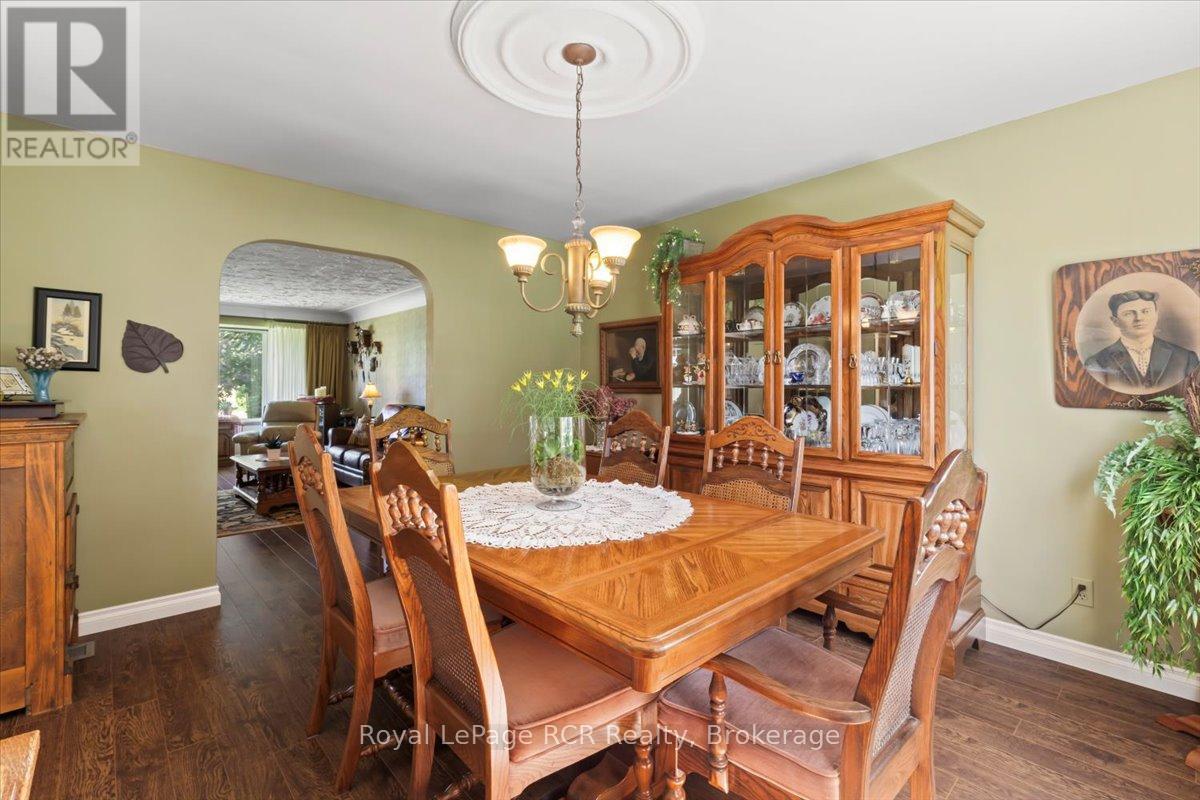 295 2nd Street, Hanover, Ontario  N4N 1A4 - Photo 8 - X12321974
