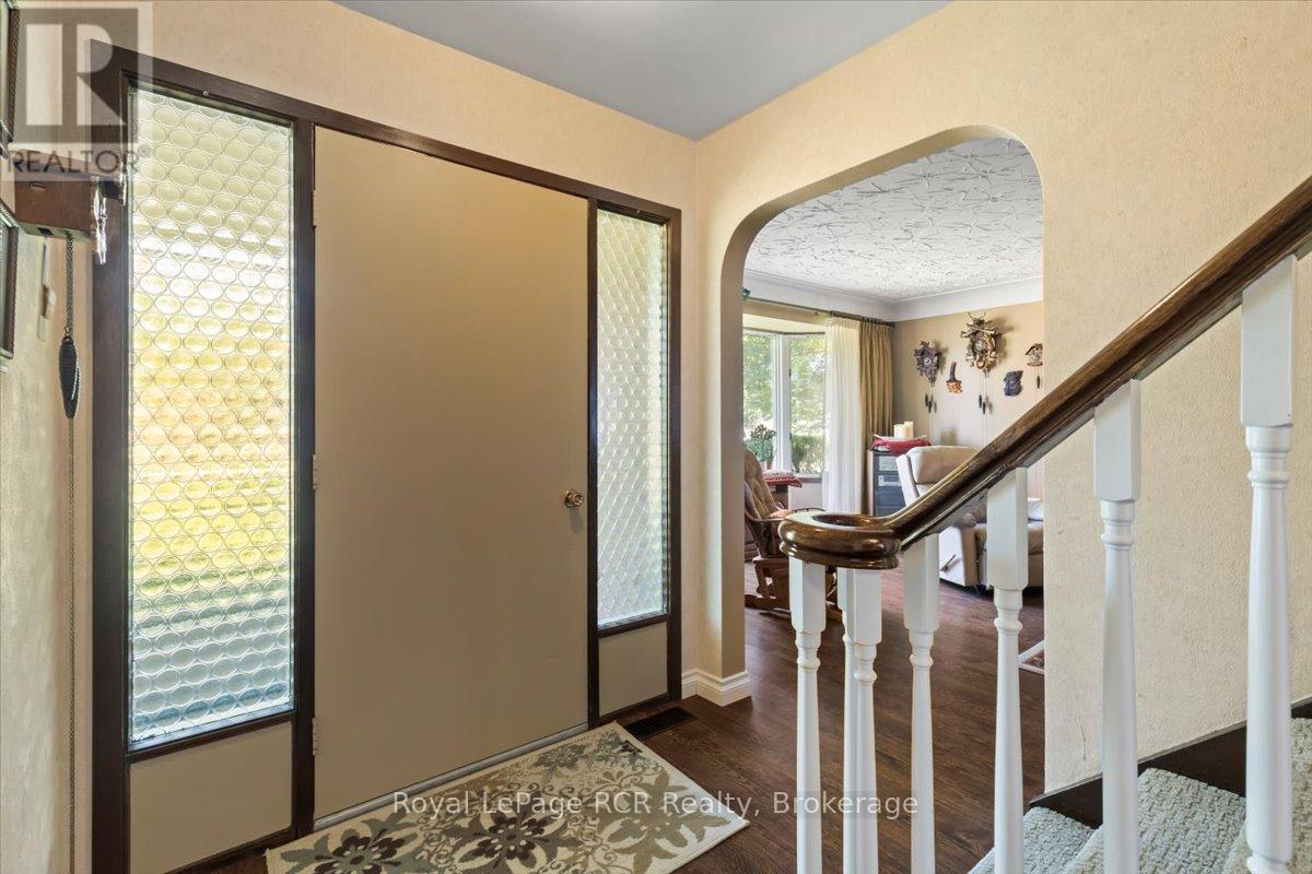 295 2nd Street, Hanover, Ontario  N4N 1A4 - Photo 5 - X12321974