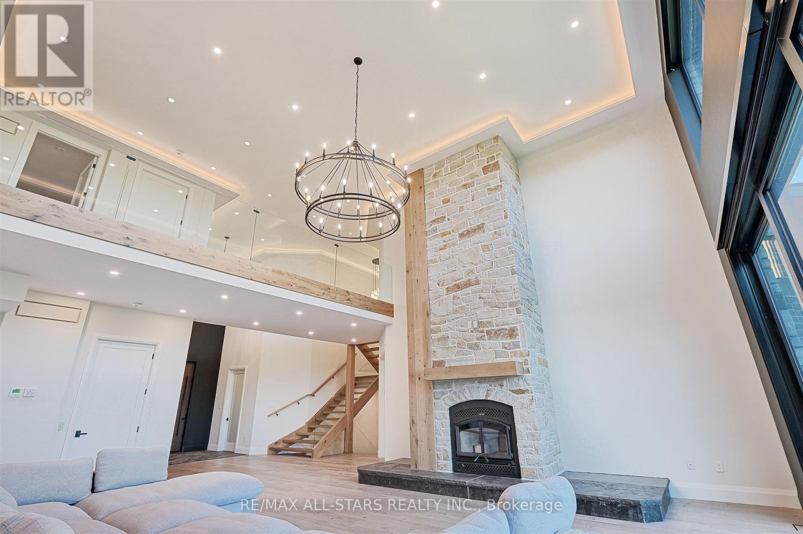 6374 Smith Boulevard, Georgina, Ontario  L0E 1N0 - Photo 11 - N12340564