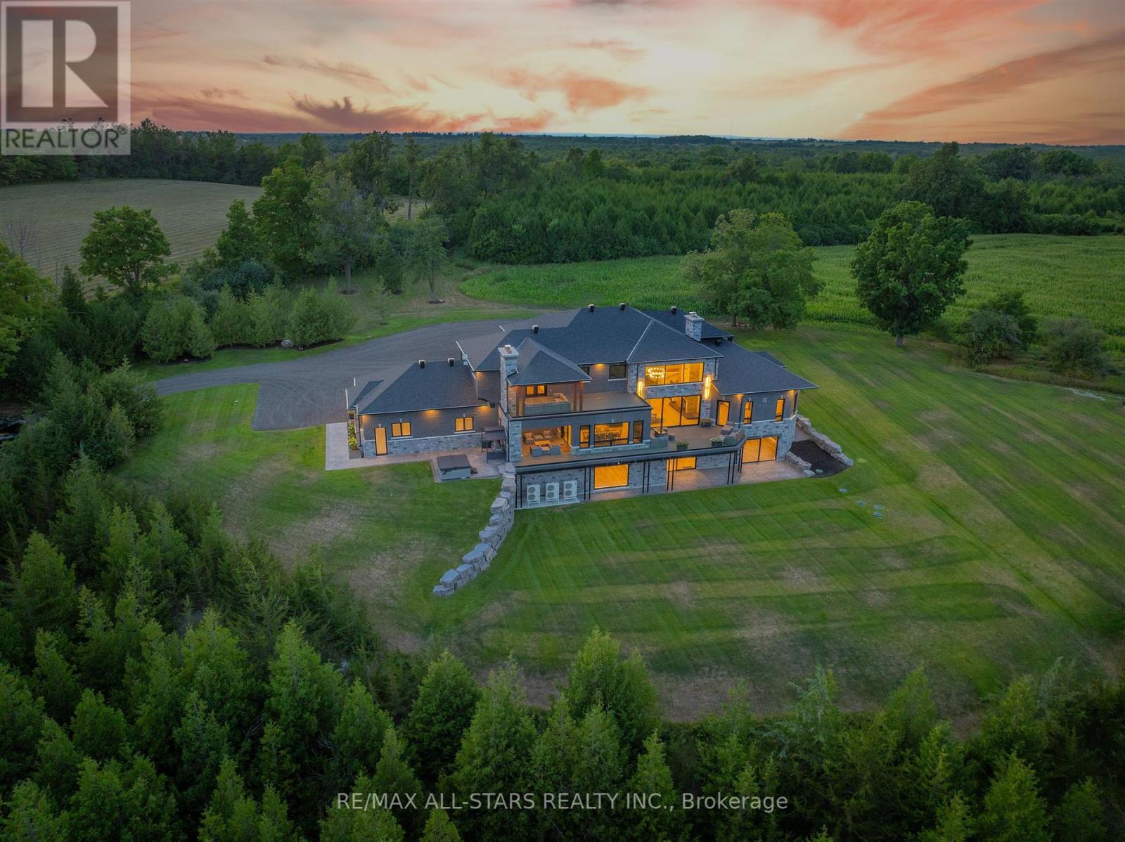6374 Smith Boulevard, Georgina, Ontario  L0E 1N0 - Photo 7 - N12340564