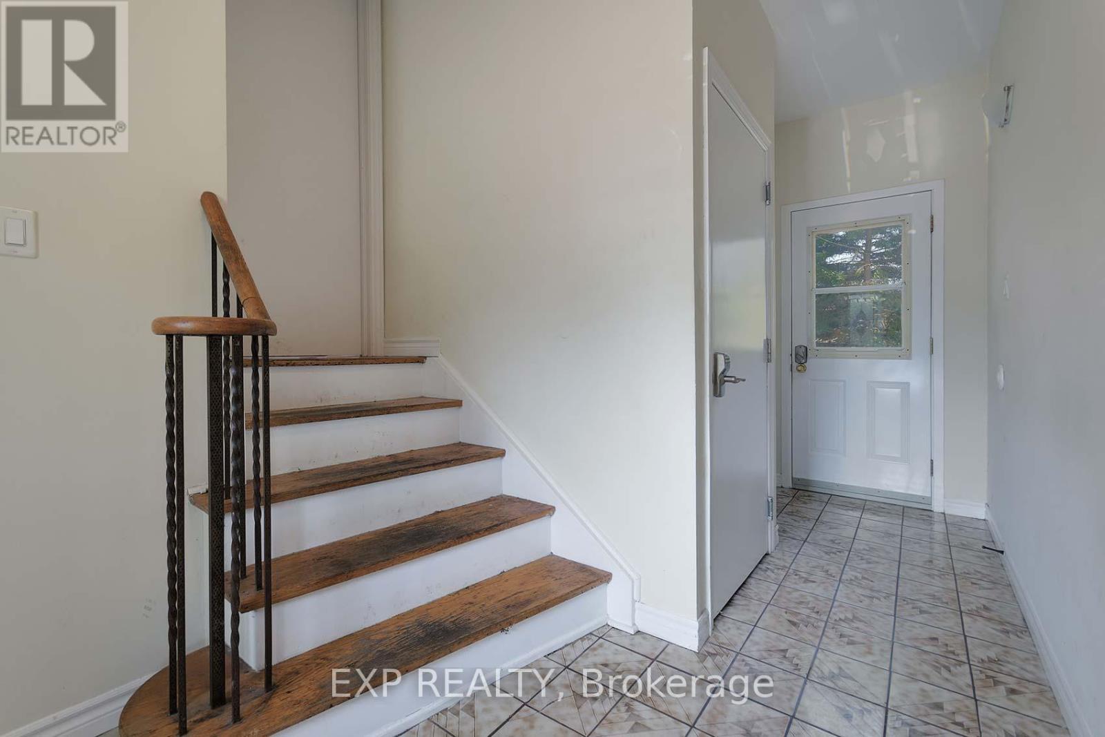 260 Cook Street, Barrie, Ontario  L4M 4H6 - Photo 16 - S12340539