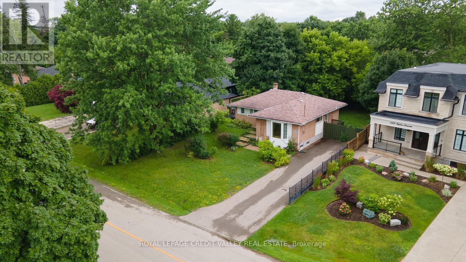 535 TAPLOW CRESCENT, Oakville, Ontario
