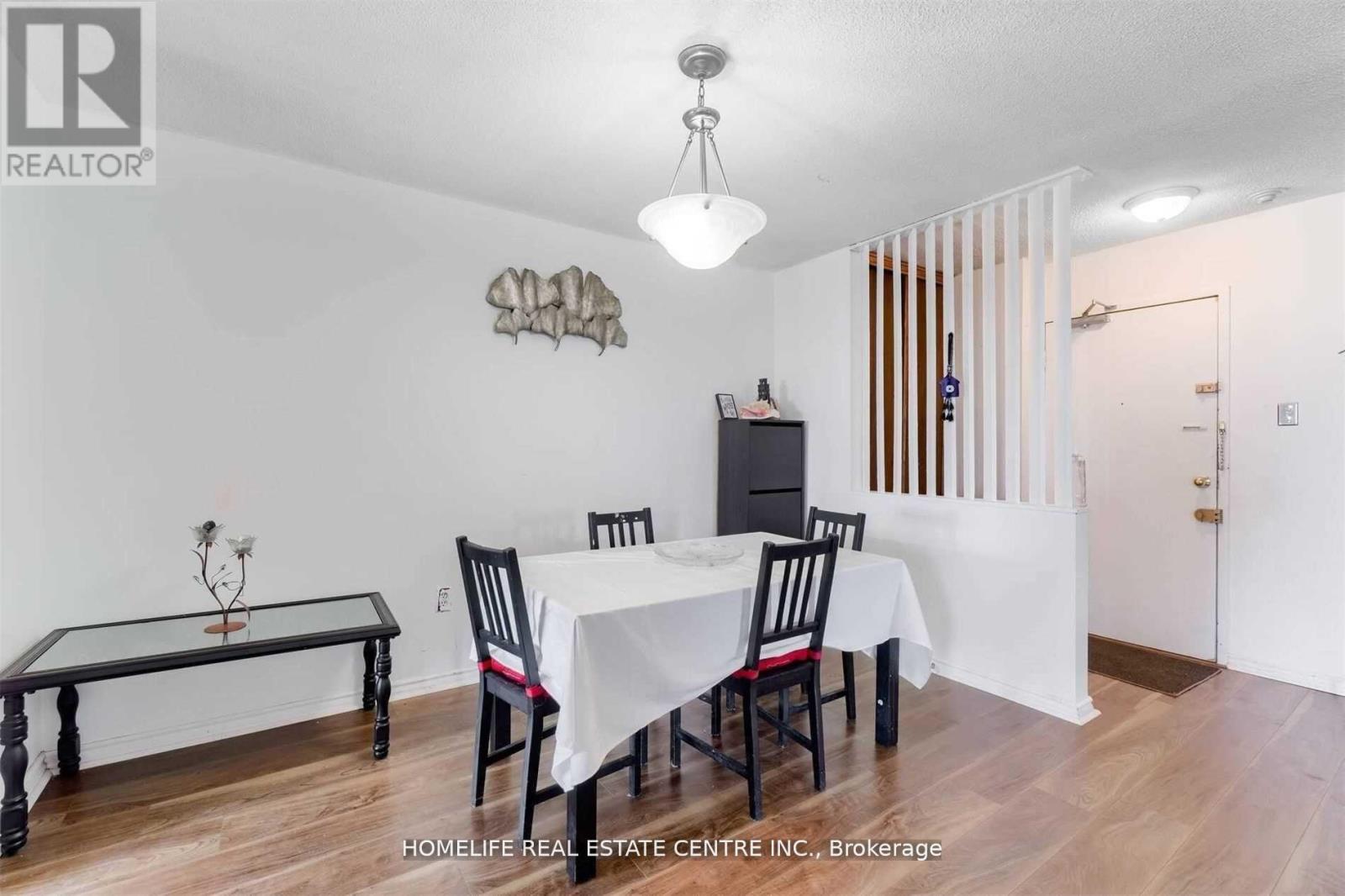 1210 - 21 Knightsbridge Road, Brampton (Queen Street Corridor), Ontario  L6T 3Y1 - Photo 11 - W12340592