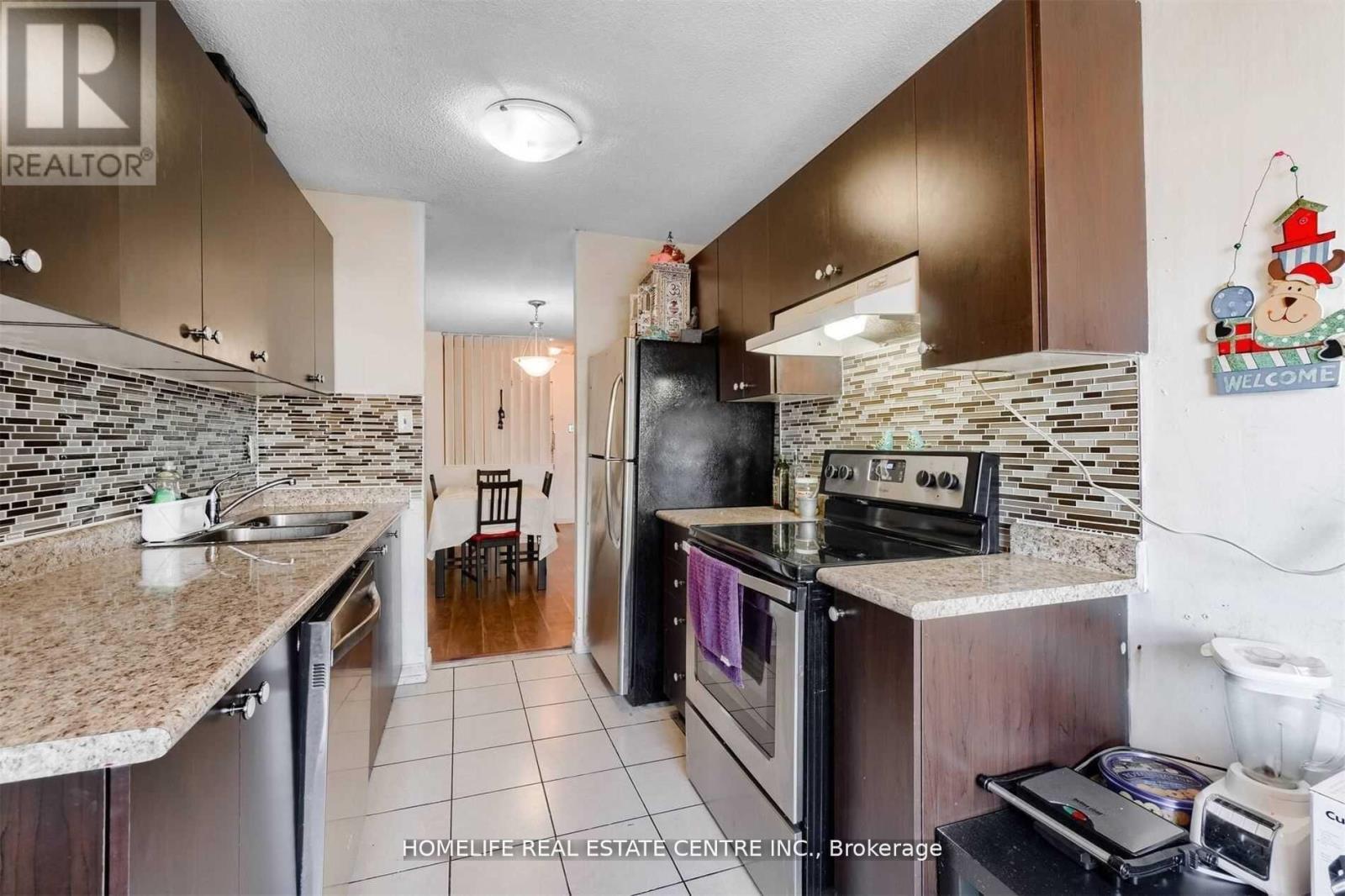 1210 - 21 Knightsbridge Road, Brampton (Queen Street Corridor), Ontario  L6T 3Y1 - Photo 14 - W12340592