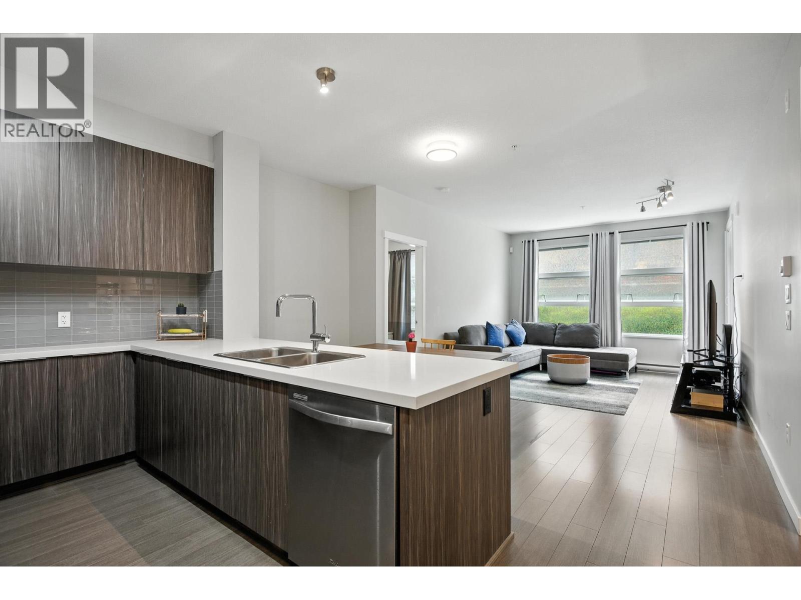 104 607 COTTONWOOD AVENUE, Coquitlam, British Columbia