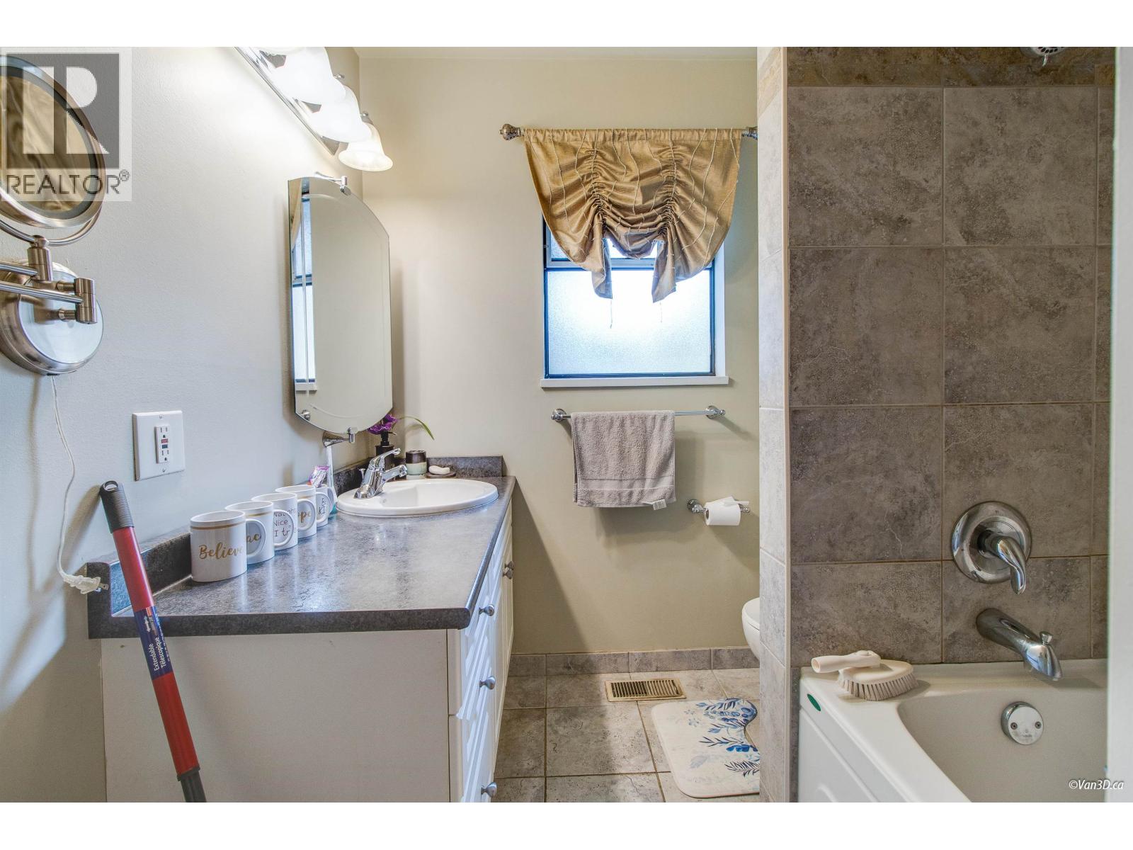 3497 Hastings Street, Port Coquitlam, British Columbia  V3B 4N2 - Photo 12 - R3036468
