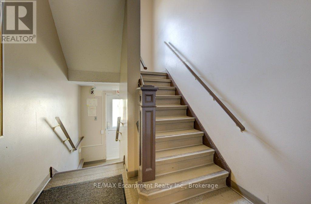 70 Chatham Street, Brantford, Ontario  N3T 2P1 - Photo 50 - X12295856