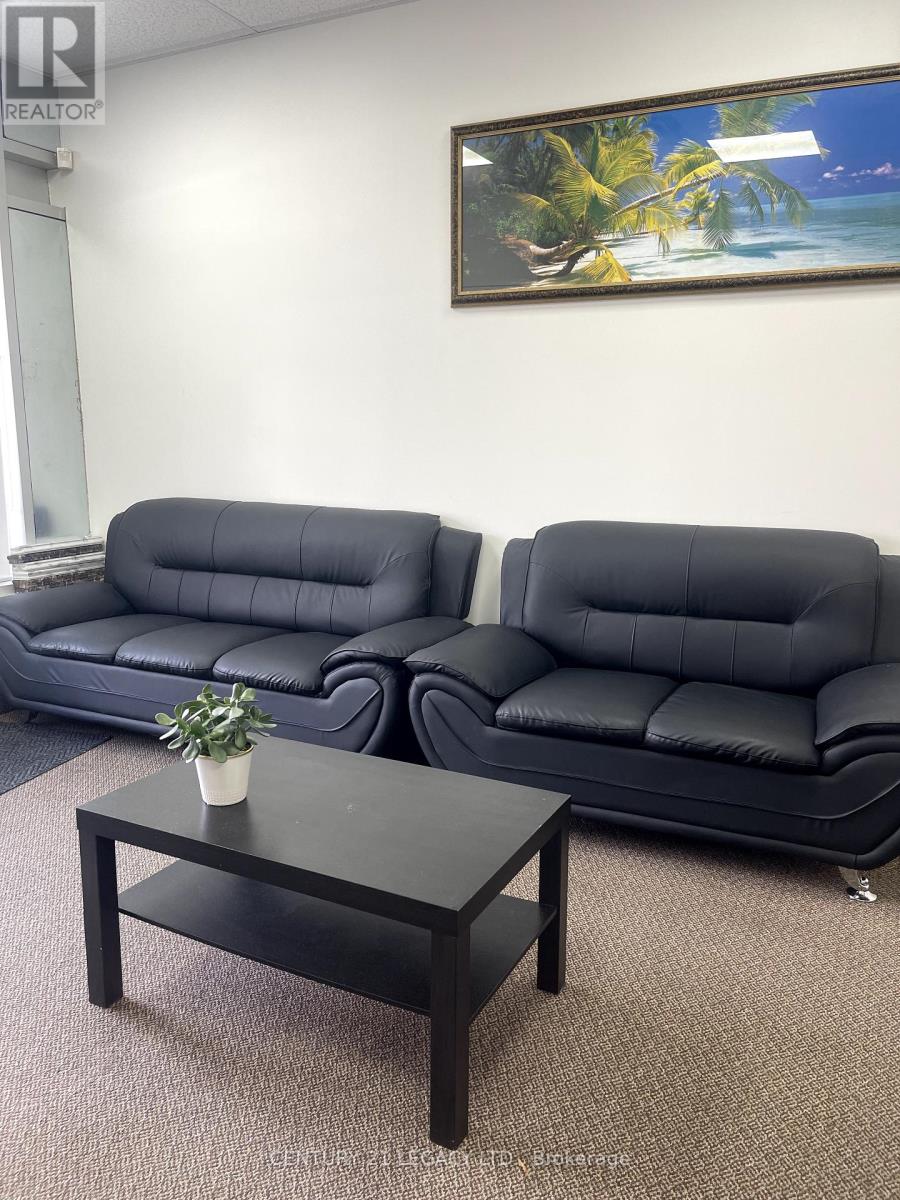 42 - 80 Maritime Ontario Boulevard, Brampton, Ontario  L6S 0E7 - Photo 2 - W12340611