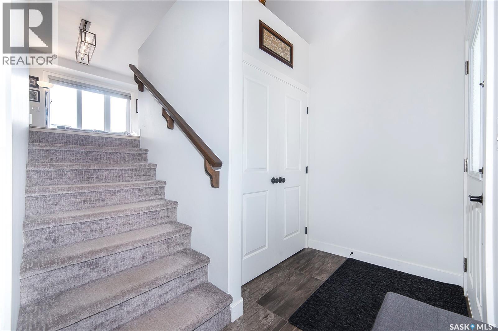 Property at 337 GERMAIN MANOR image 3