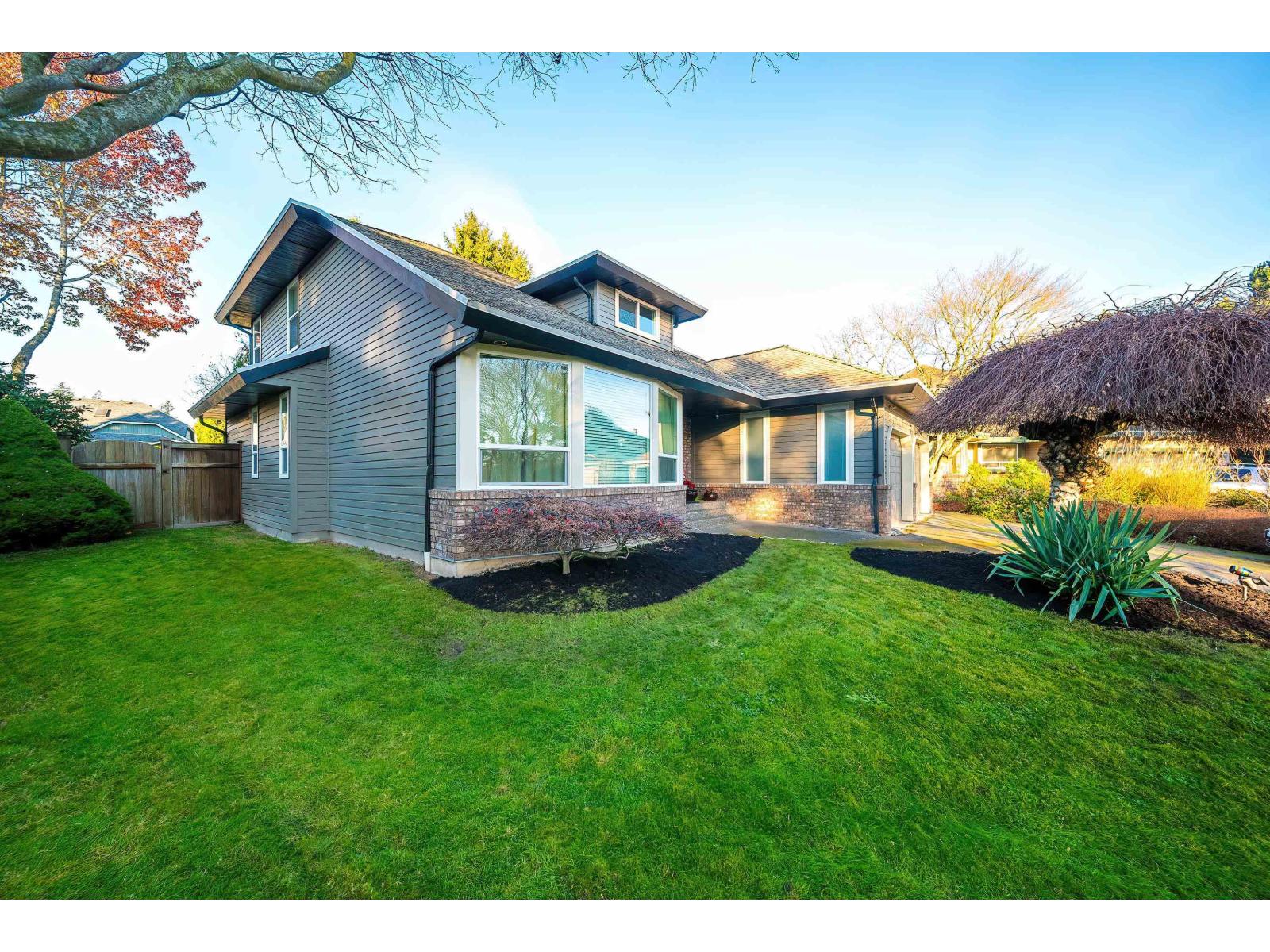 14816 20a Avenue, Surrey, British Columbia  V4A 8L3 - Photo 2 - R3036326