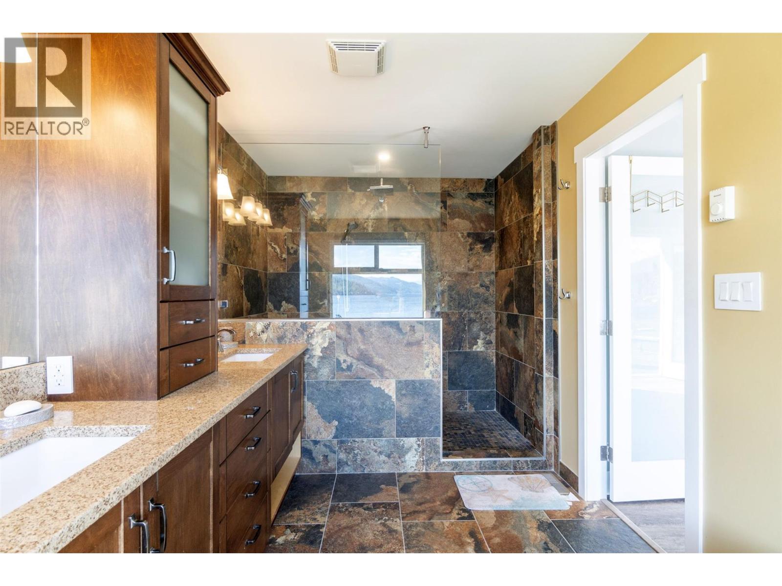 4243 Saratoga Road, Scotch Creek, British Columbia  V0E 1M5 - Photo 54 - 10359239