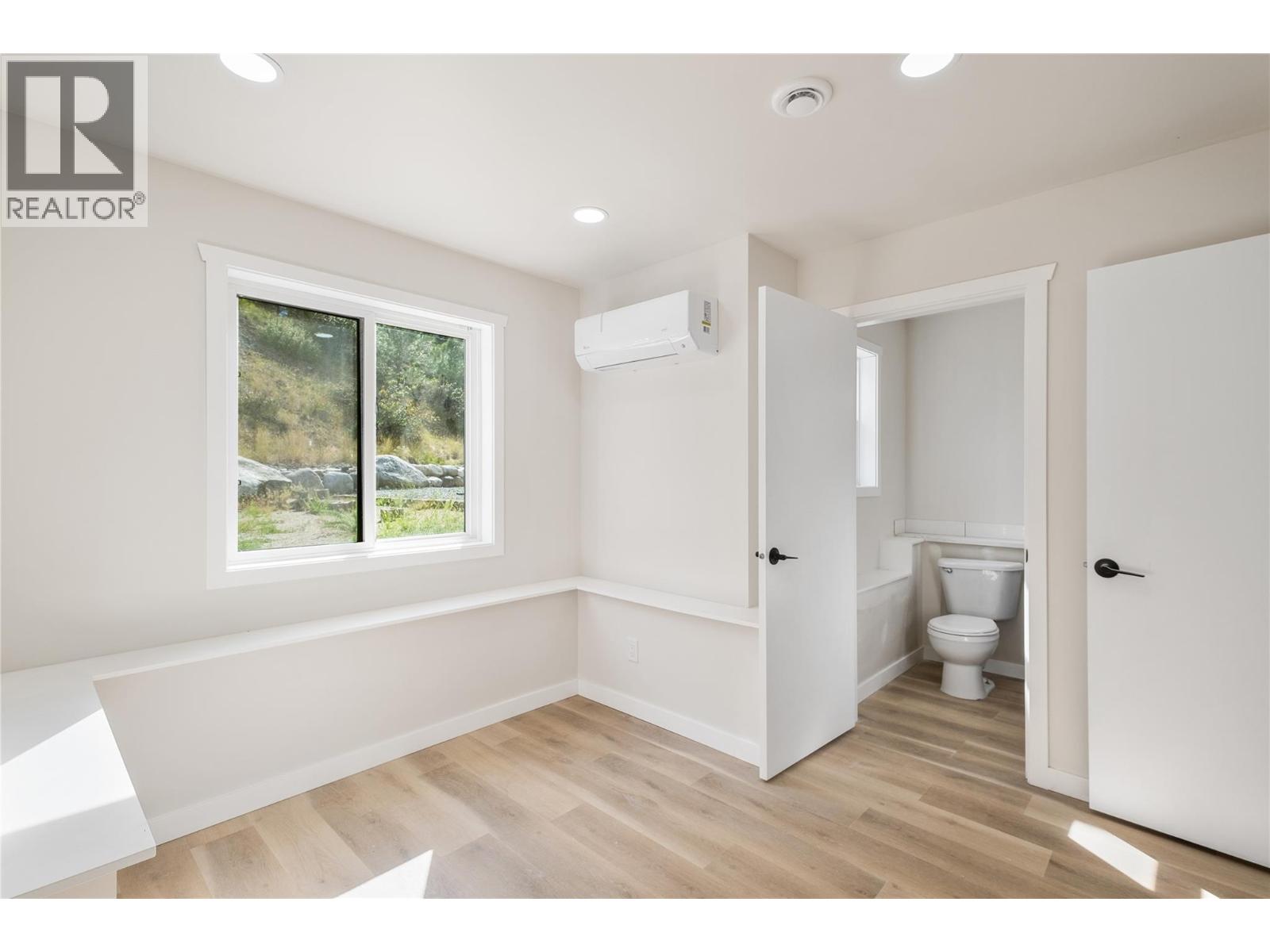 6736 Marbella Loop, Kelowna, British Columbia  V0E 1S0 - Photo 31 - 10359167