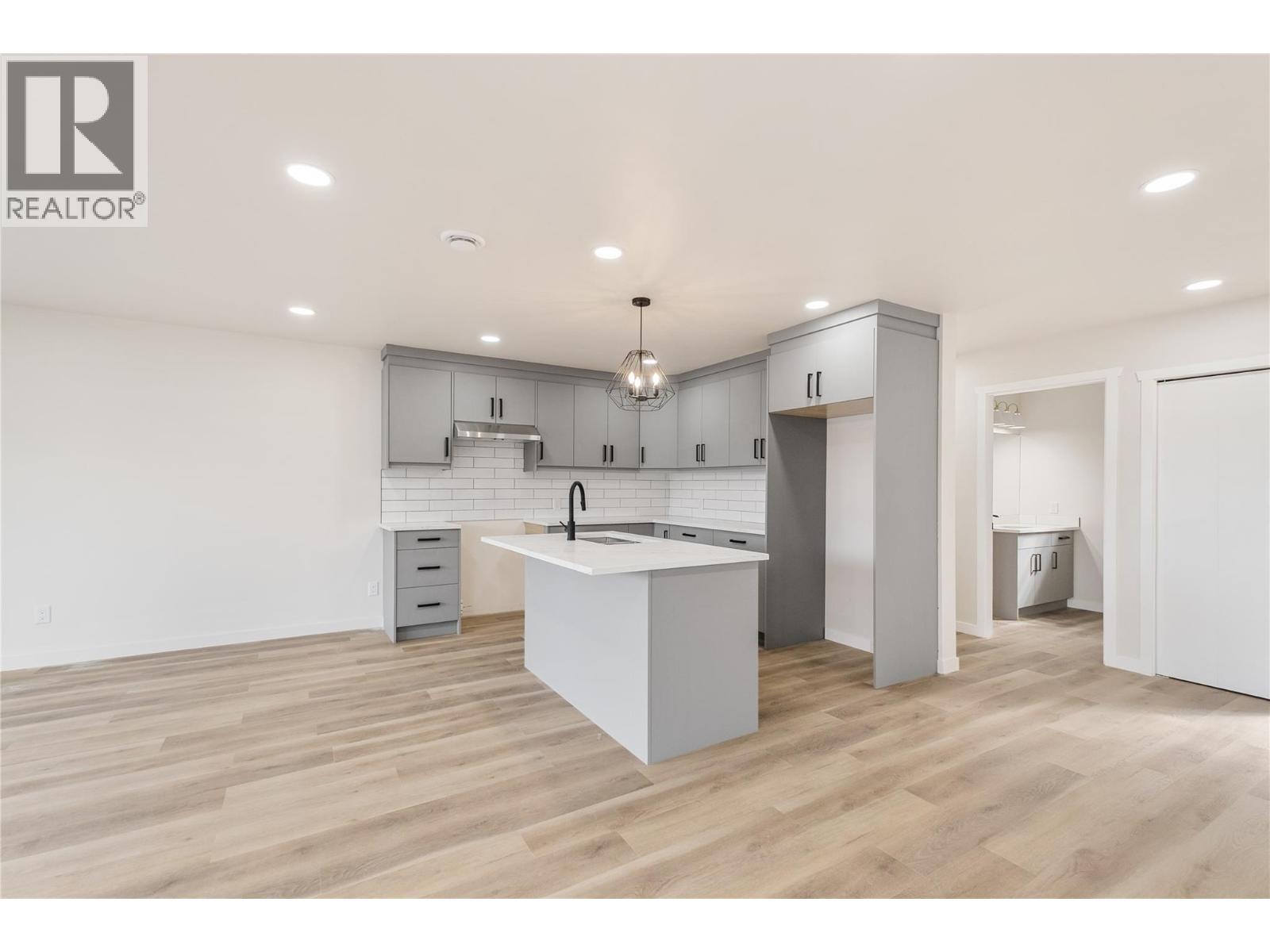 6736 Marbella Loop, Kelowna, British Columbia  V0E 1S0 - Photo 18 - 10359167
