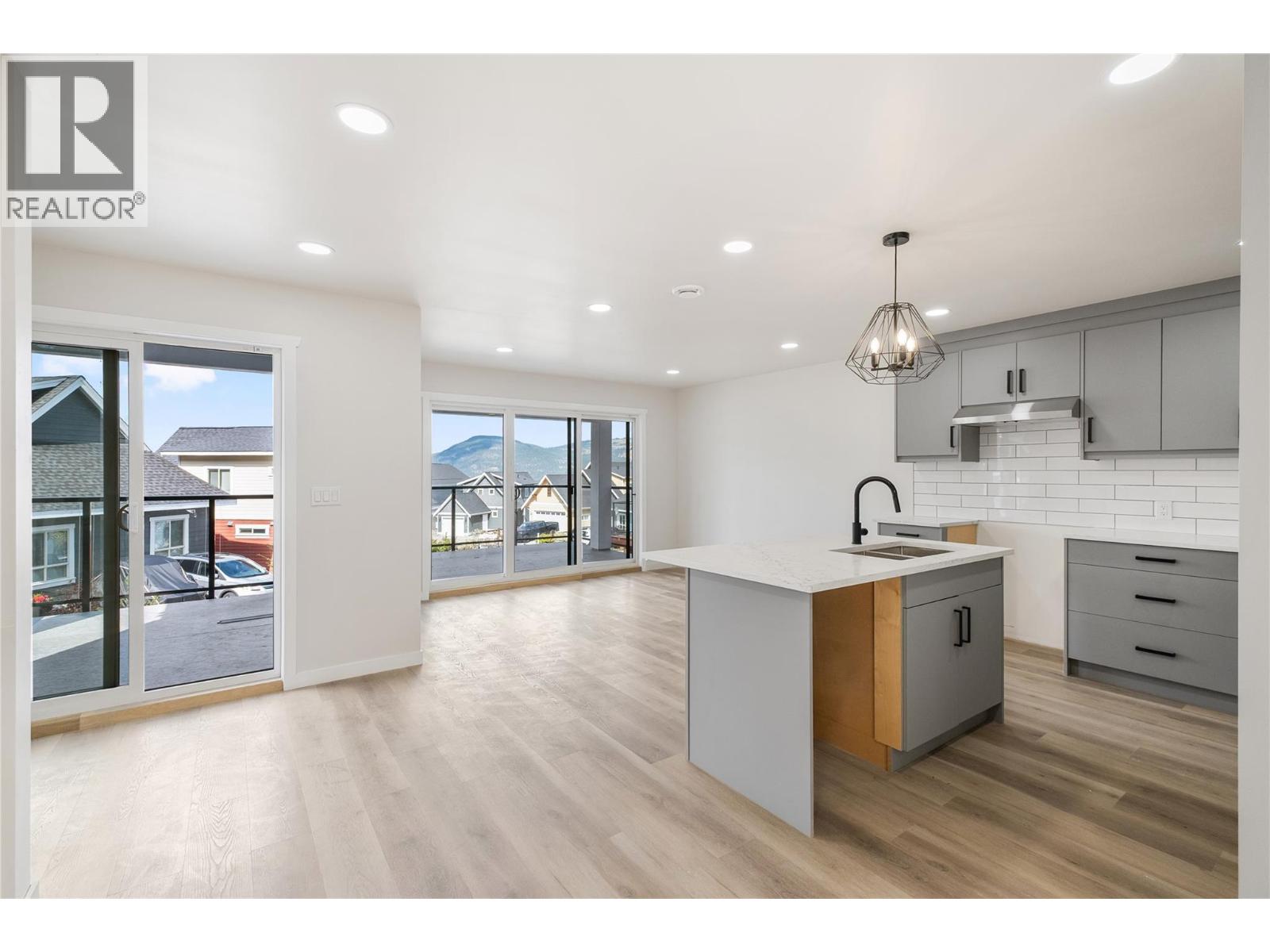 6736 Marbella Loop, Kelowna, British Columbia  V0E 1S0 - Photo 14 - 10359167