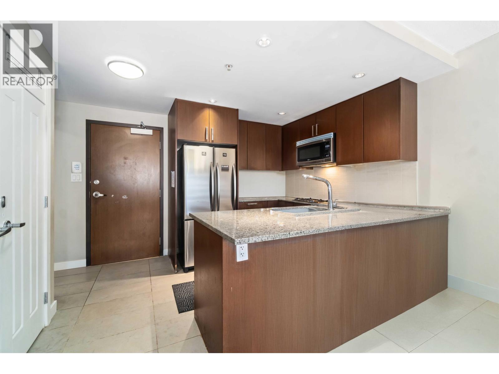 2102 2978 Glen Drive, Coquitlam, British Columbia  V3B 0C3 - Photo 15 - R3035413