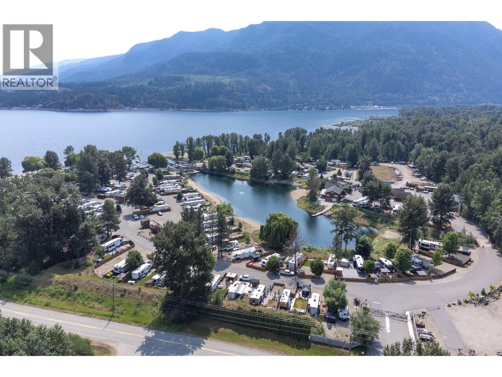 17 Osprey Lane, lee creek, British Columbia