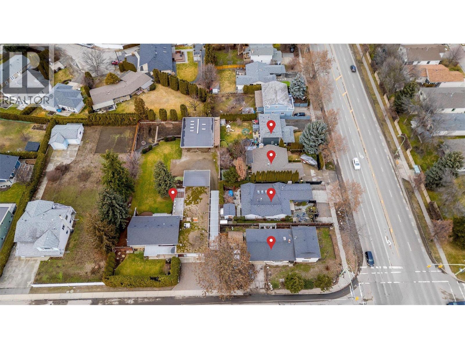 Property at 2670 Gordon Drive image 3