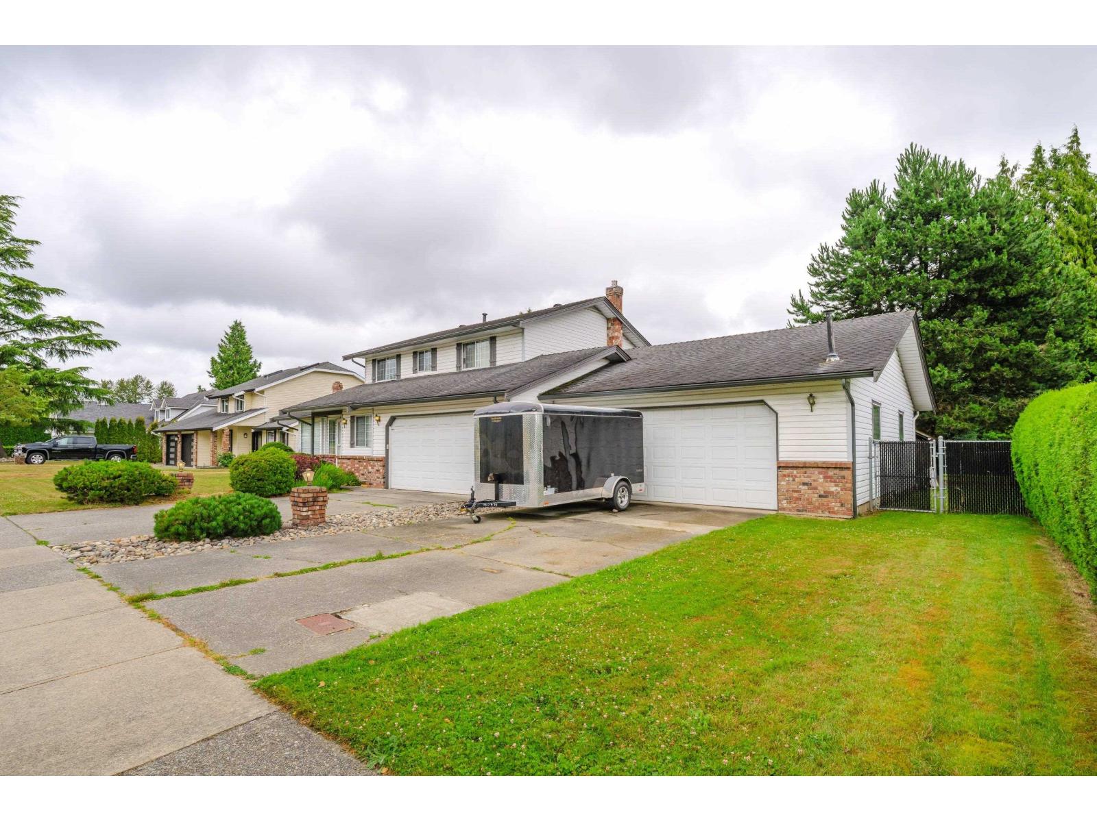 Property at 5644 E SUNRISE CRESCENT image 1