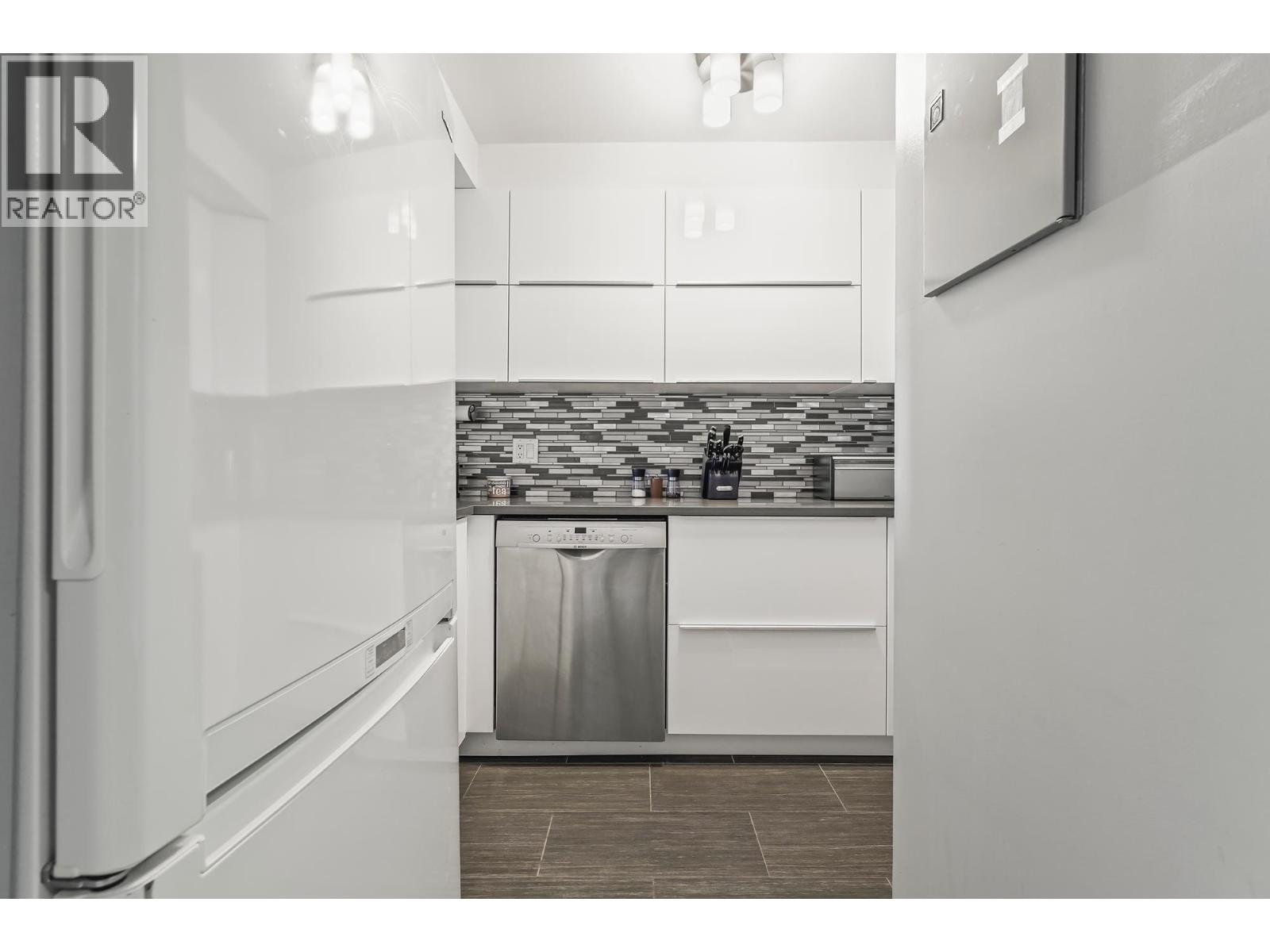 1607 6595 Willingdon Avenue, Burnaby, British Columbia  V5H 4E5 - Photo 10 - R3036321