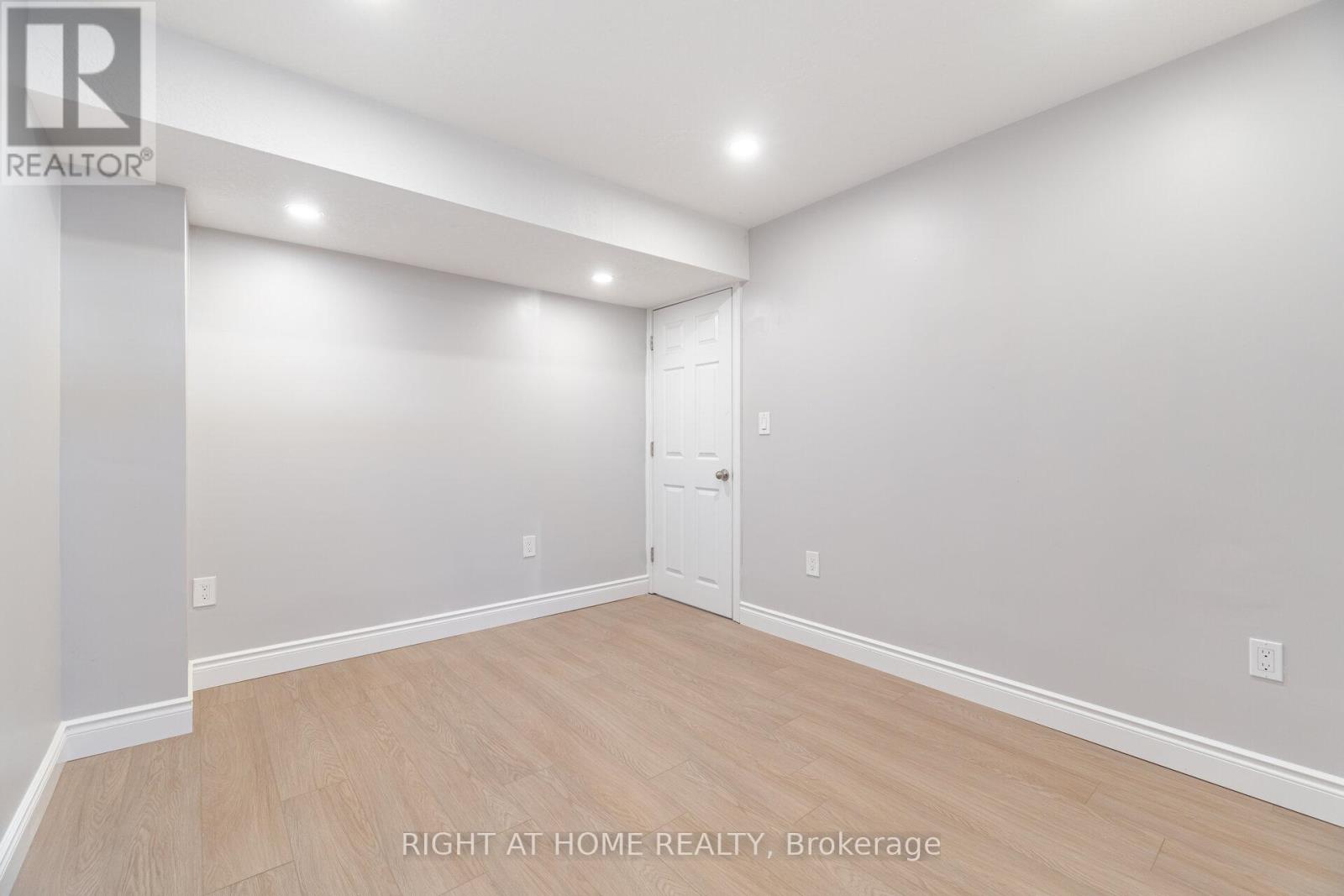 28 Pickett Place, Cambridge, Ontario N3E 0B4 - Photo 45 - X12340743