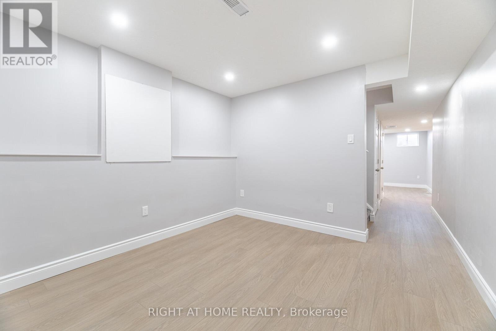 28 Pickett Place, Cambridge, Ontario N3E 0B4 - Photo 47 - X12340743