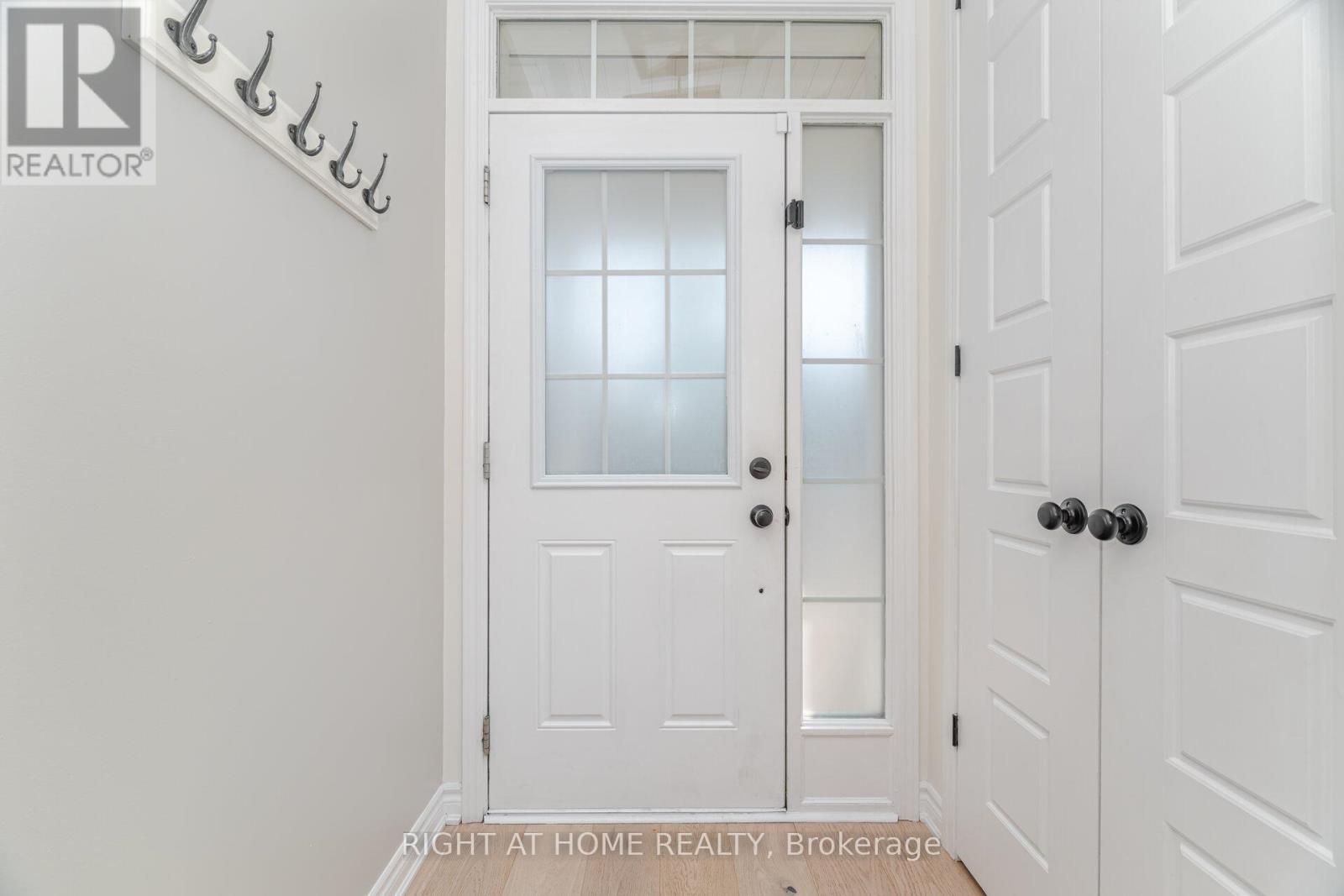 28 Pickett Place, Cambridge, Ontario N3E 0B4 - Photo 7 - X12340743