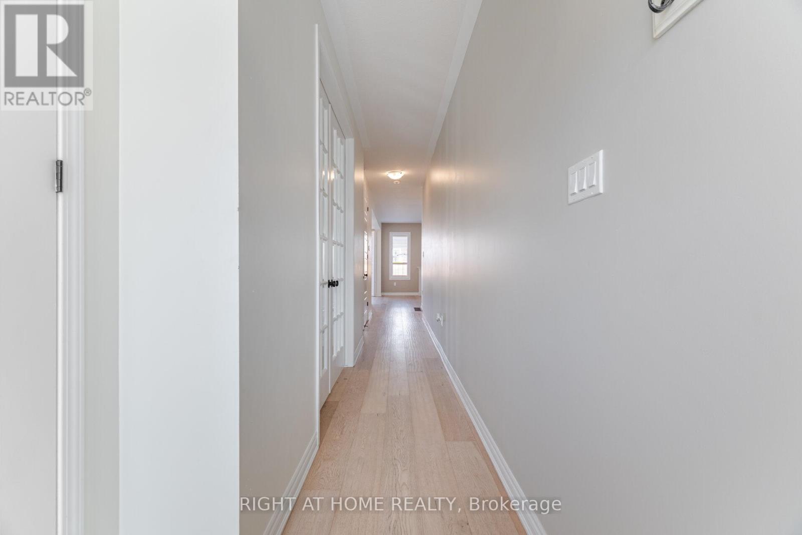28 Pickett Place, Cambridge, Ontario N3E 0B4 - Photo 8 - X12340743