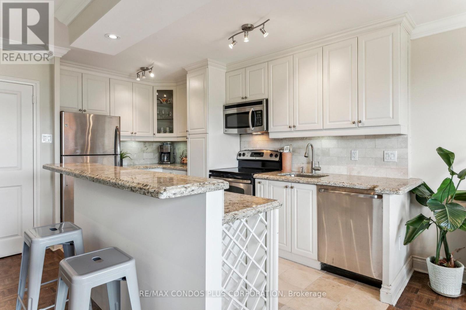 409 - 71 Jonesville Crescent W, Toronto, Ontario  M4A 1H1 - Photo 18 - C12340745