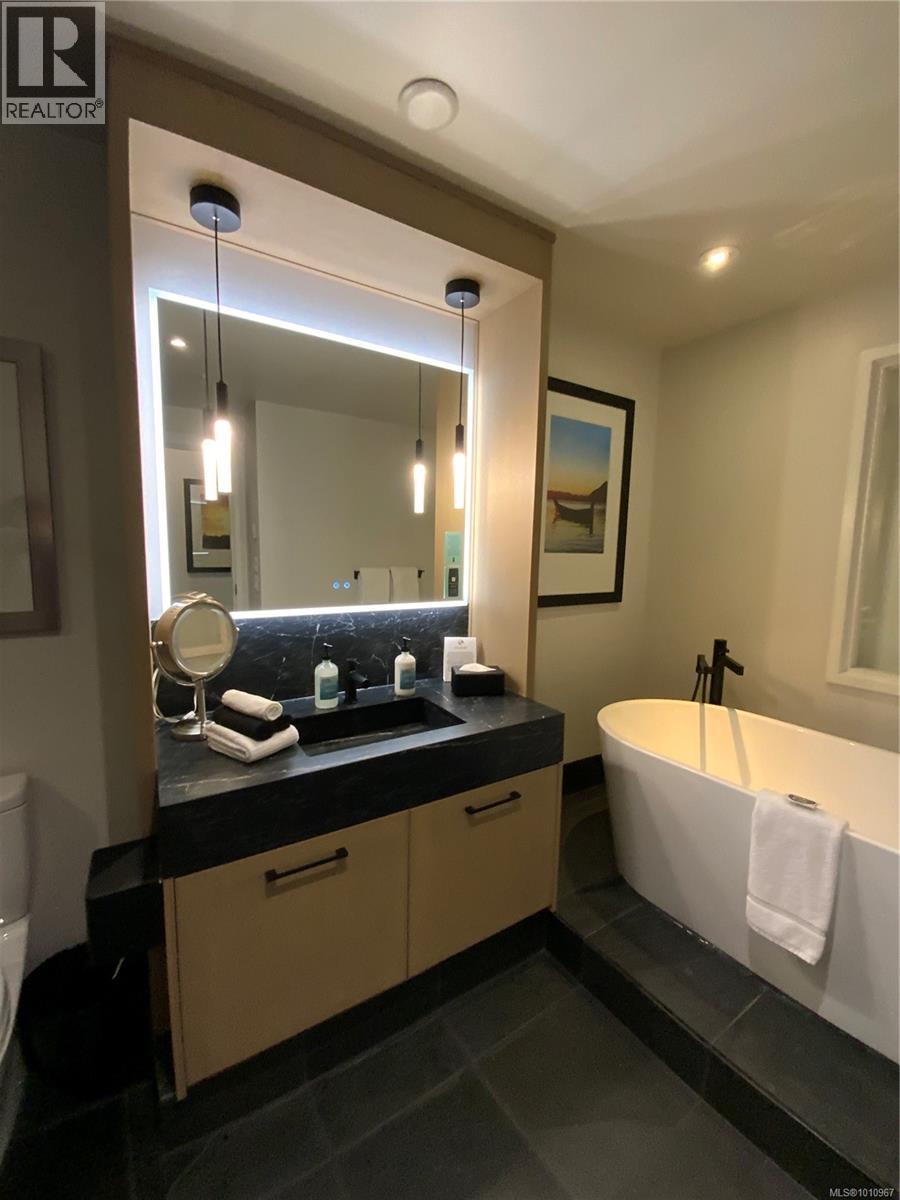 202 596 Marine Dr, Ucluelet, British Columbia  V0R 3A0 - Photo 10 - 1010967