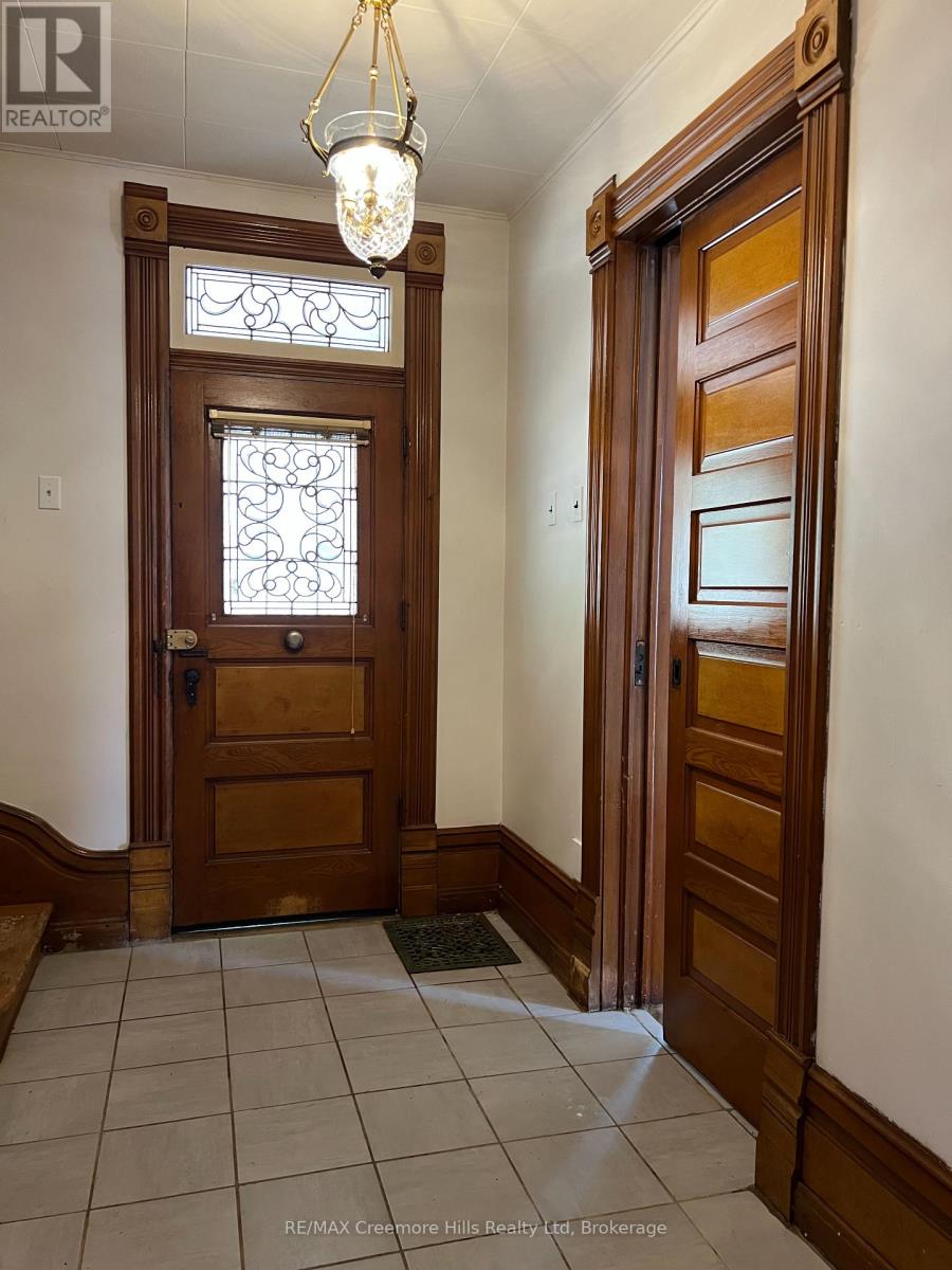3 Wellington Street E, Clearview, Ontario  L0M 1G0 - Photo 11 - S12340820