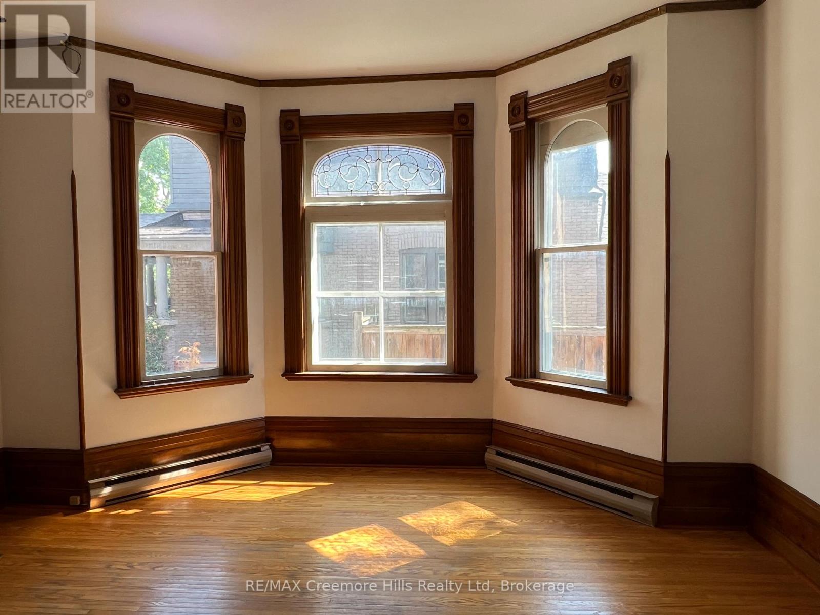 3 Wellington Street E, Clearview, Ontario  L0M 1G0 - Photo 13 - S12340820