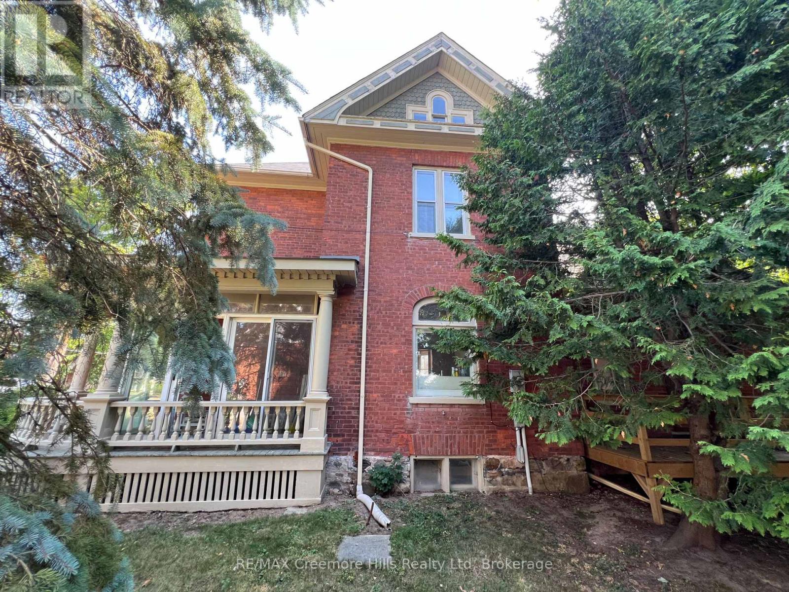 3 Wellington Street E, Clearview, Ontario  L0M 1G0 - Photo 3 - S12340820