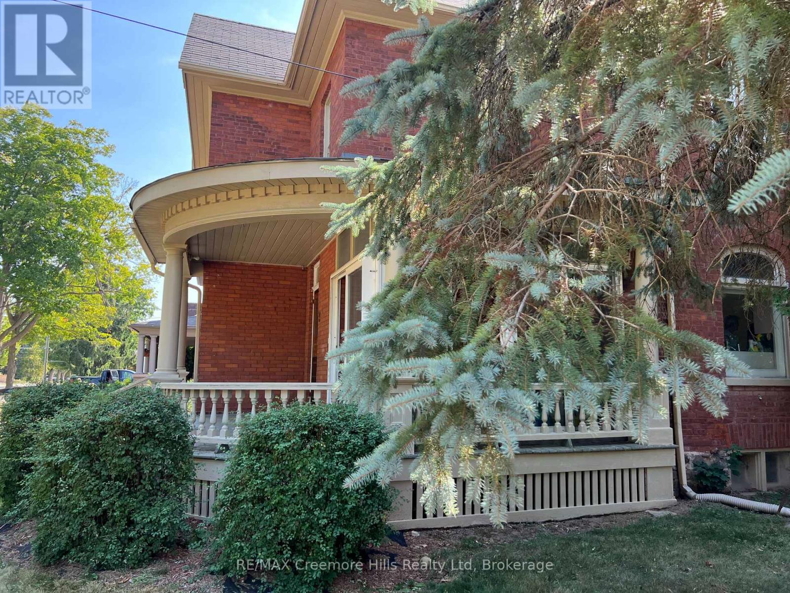 3 Wellington Street E, Clearview, Ontario  L0M 1G0 - Photo 4 - S12340820