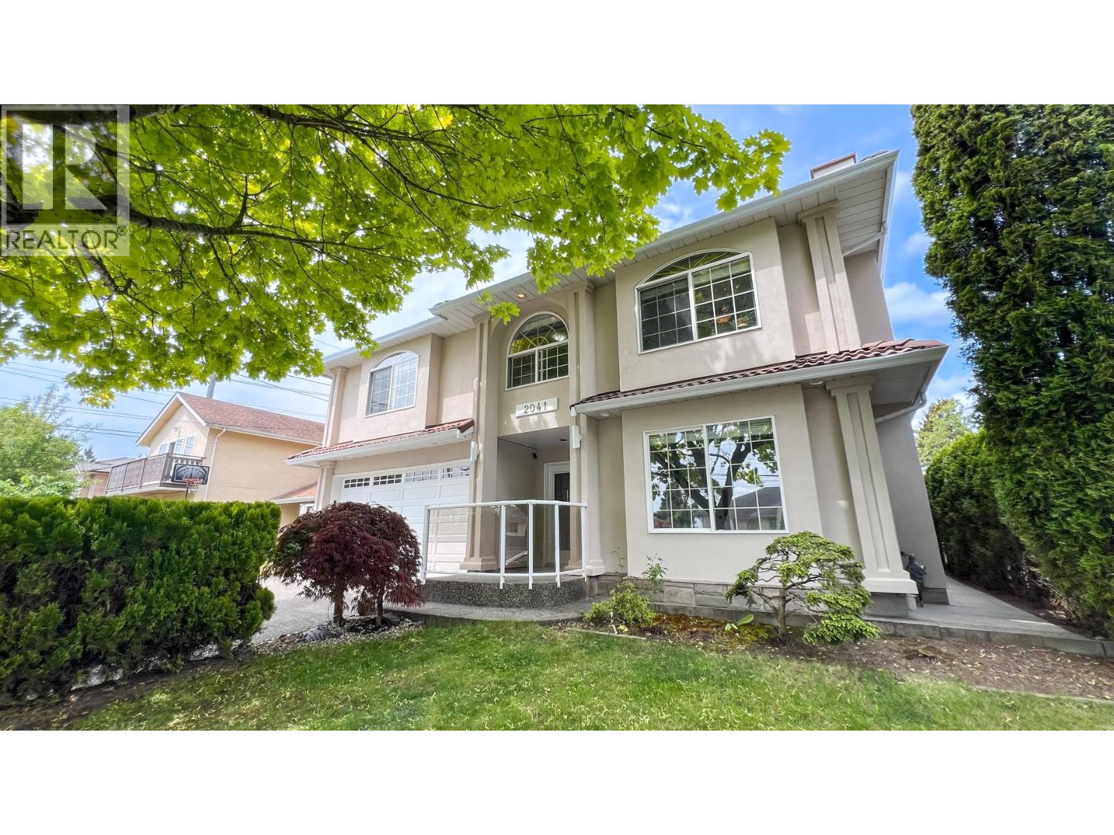 2041 Edinburgh Street, New Westminster, British Columbia V3M 2X7 - Photo 2 - R3036568