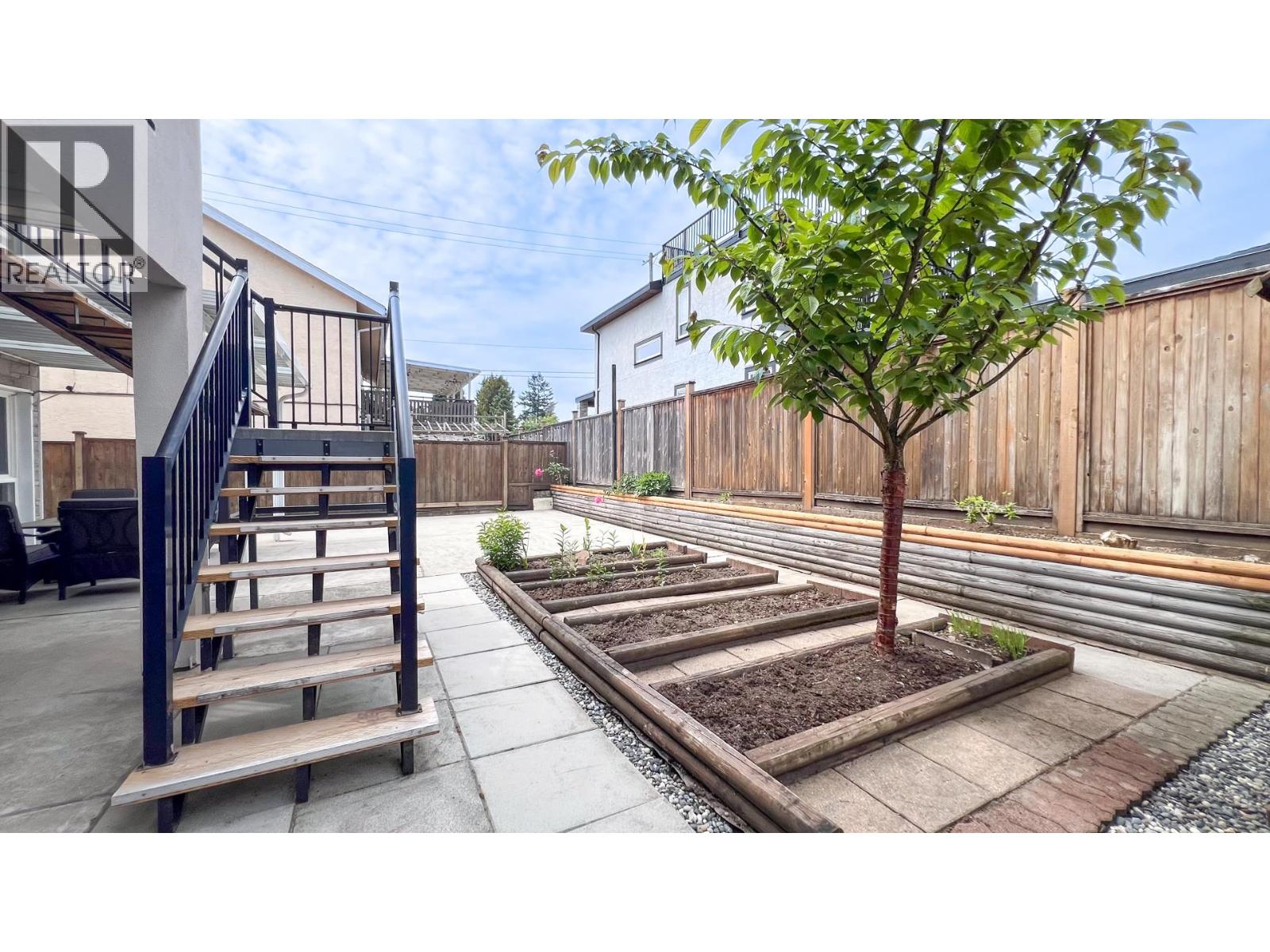 2041 Edinburgh Street, New Westminster, British Columbia V3M 2X7 - Photo 39 - R3036568