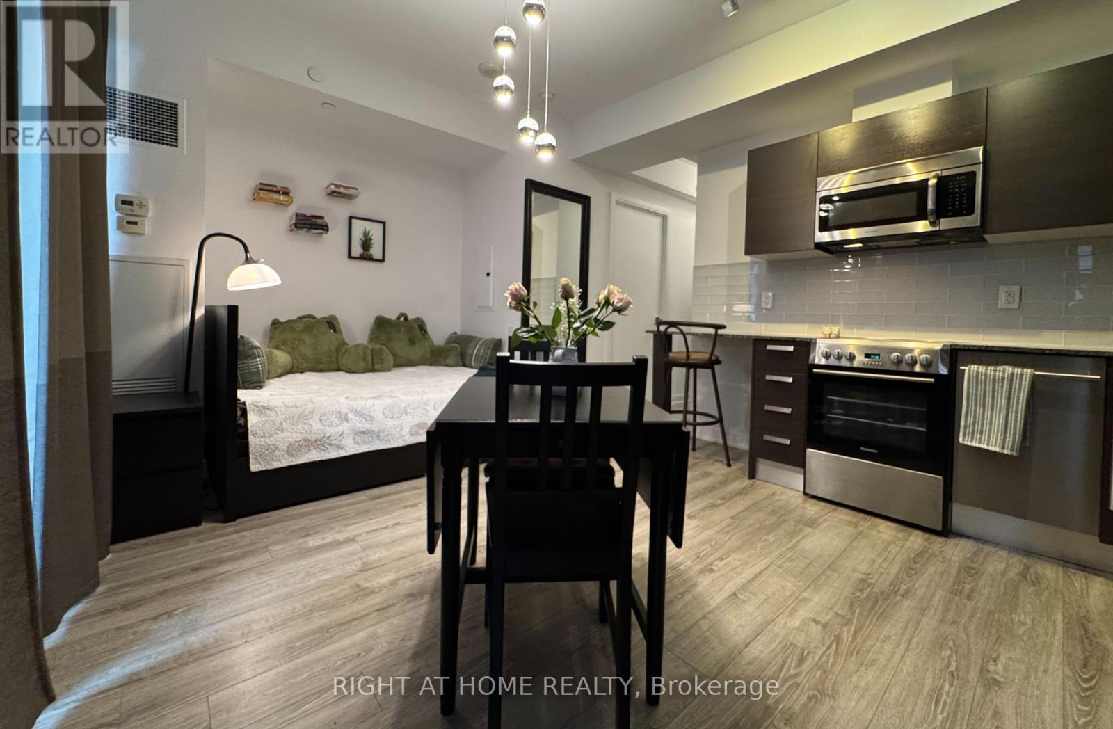 2206 - 42 Charles Street E, Toronto, Ontario  M4Y 1N3 - Photo 6 - C12340814