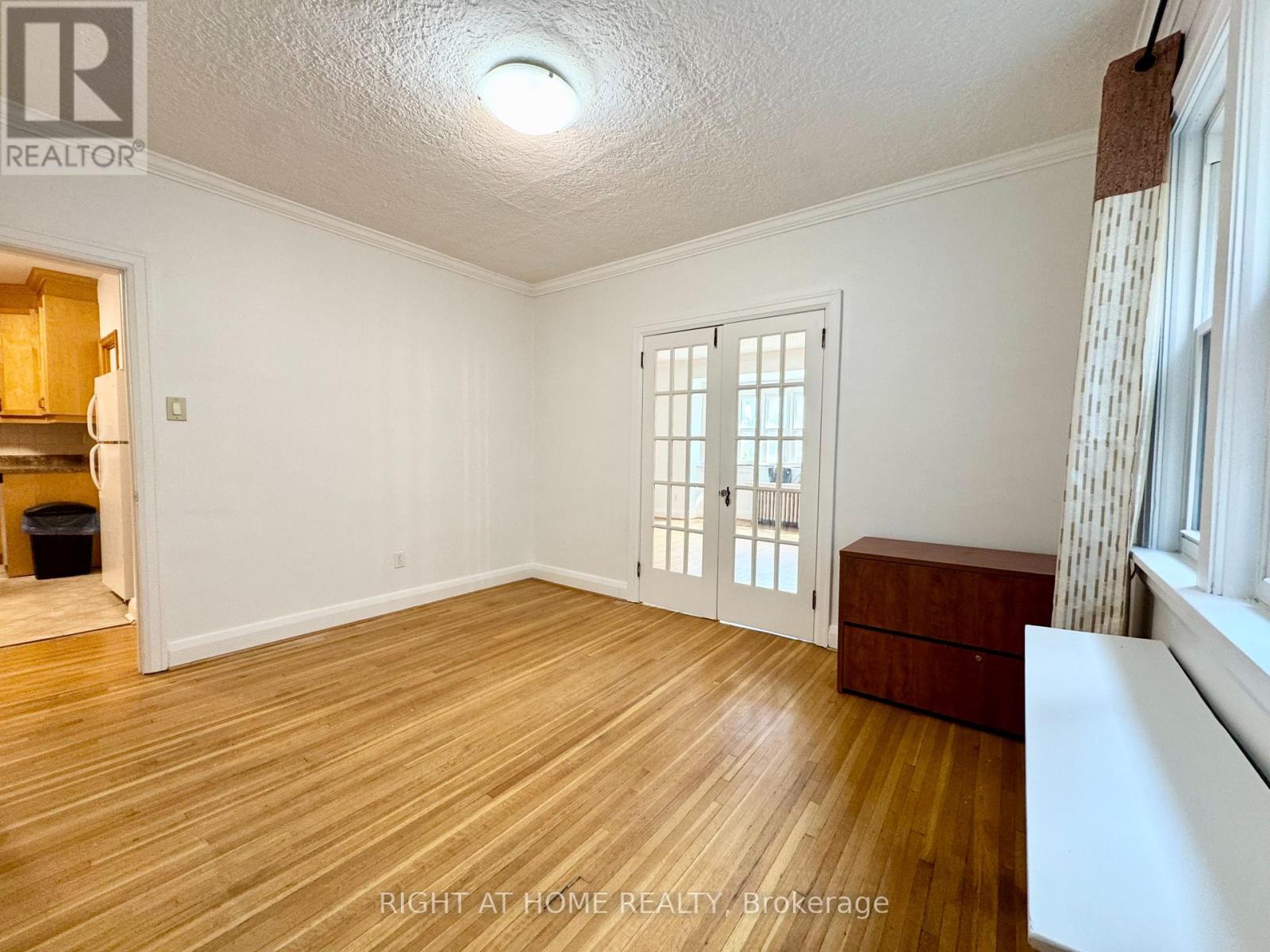 Main Apartment - 1198 Avenue Road, Toronto, Ontario  M5N 2G1 - Photo 10 - C12319398