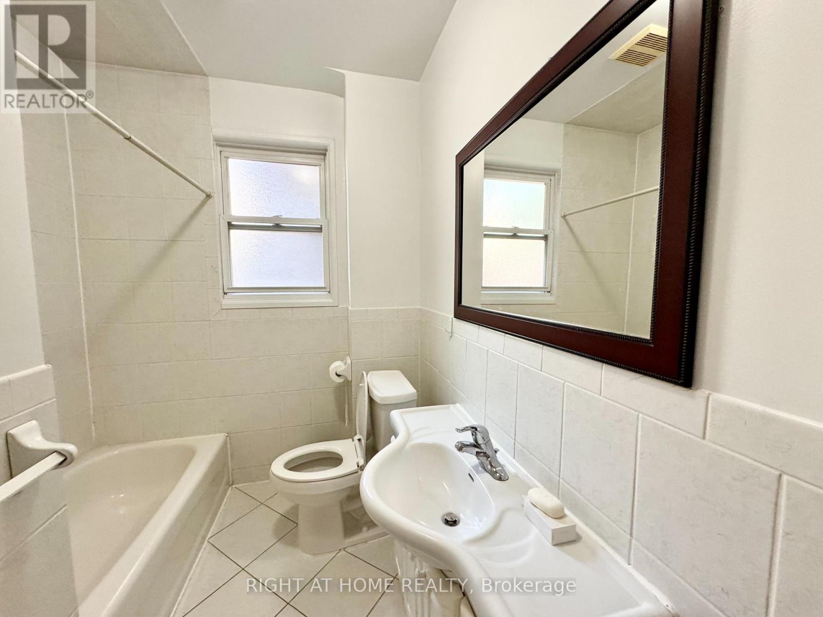 Main Apartment - 1198 Avenue Road, Toronto, Ontario  M5N 2G1 - Photo 24 - C12319398