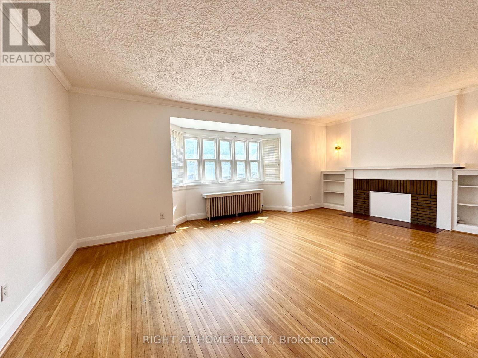 Main Apartment - 1198 Avenue Road, Toronto, Ontario  M5N 2G1 - Photo 4 - C12319398