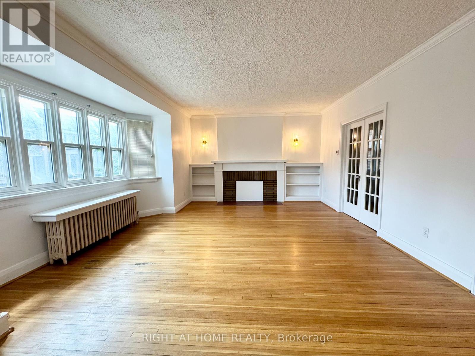 Main Apartment - 1198 Avenue Road, Toronto, Ontario  M5N 2G1 - Photo 3 - C12319398