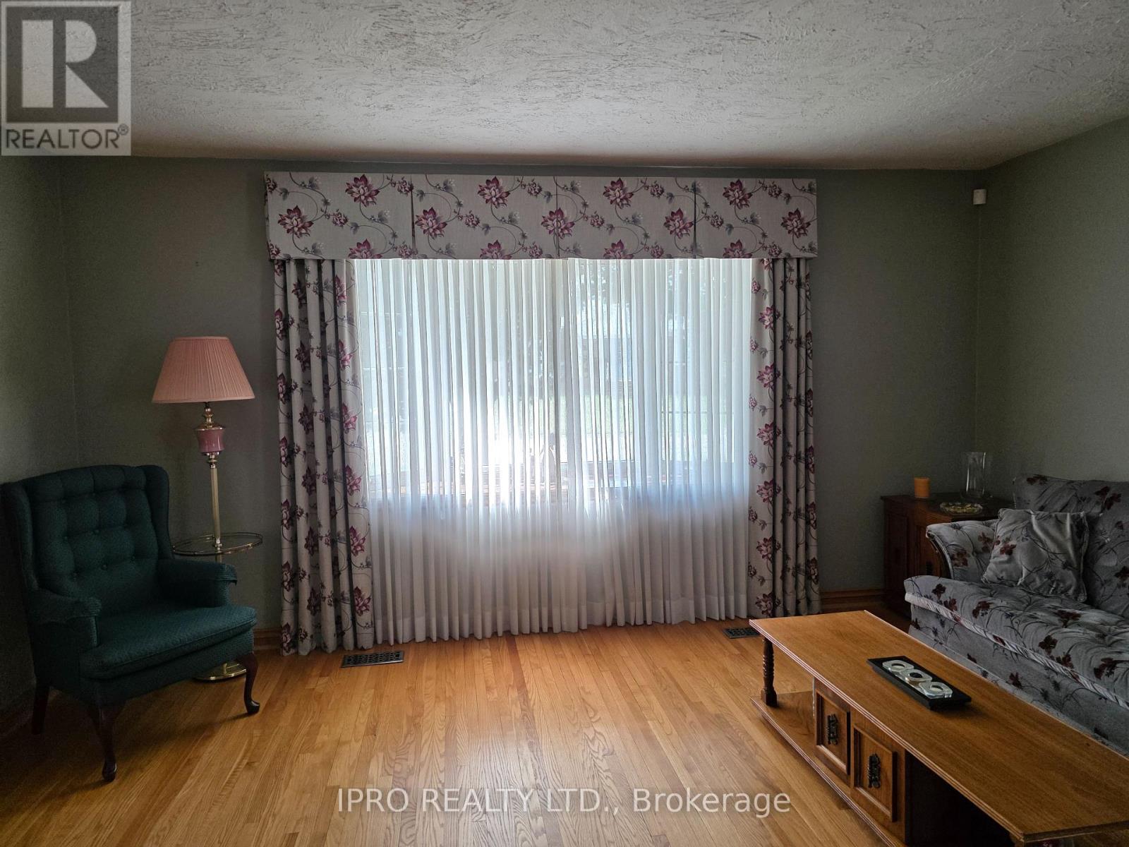 Property at 37 SHELLEY STREET image 5