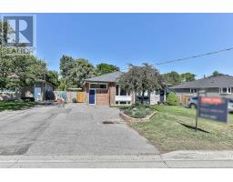 B - 225 Septonne Avenue, Newmarket (Bristol-London), Ca