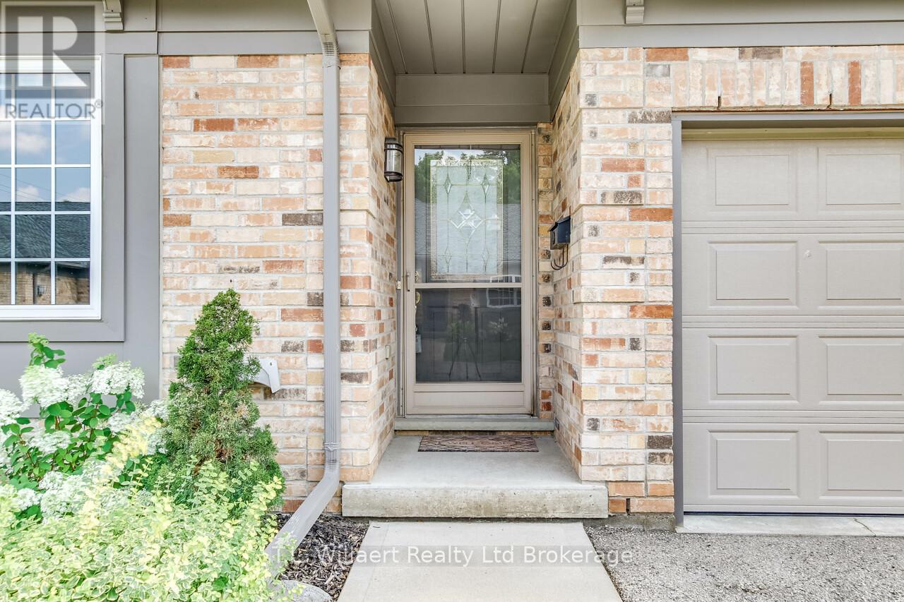 Unit 4 - 7-105 King Street, Tillsonburg, Ontario  N4G 5V1 - Photo 3 - X12338908