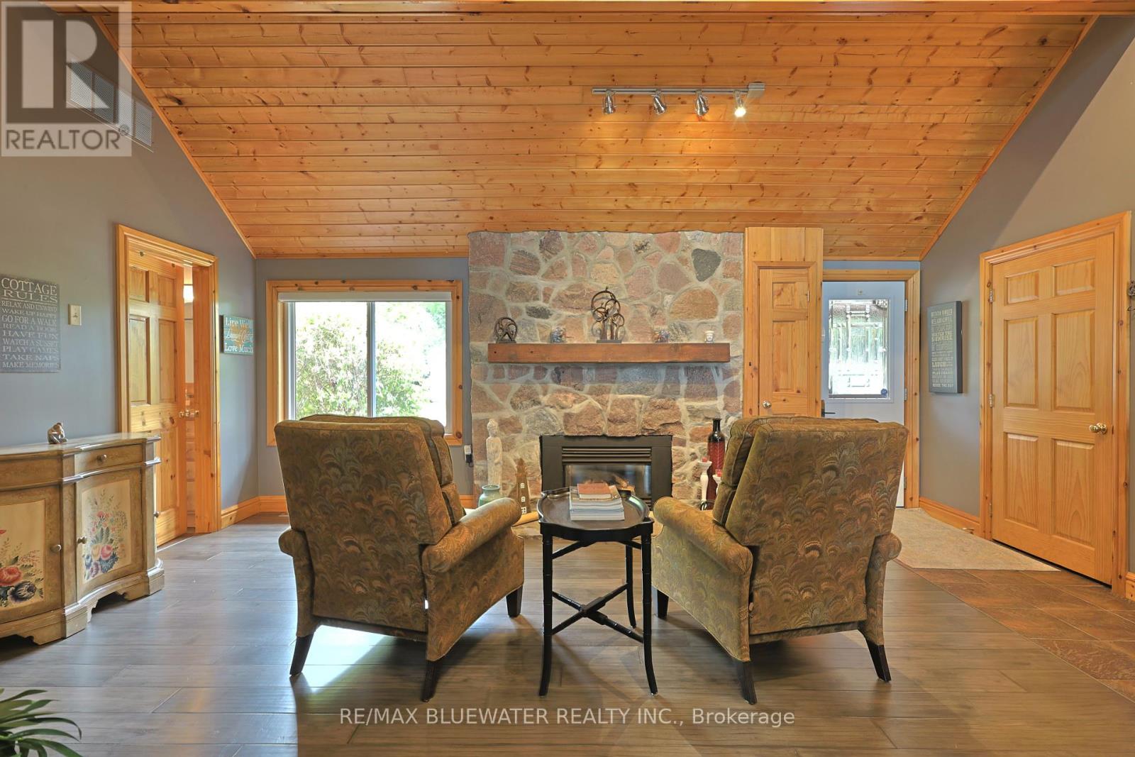 71235 Elizabeth Street, Bluewater, Ontario  N0M 1N0 - Photo 11 - X12340890
