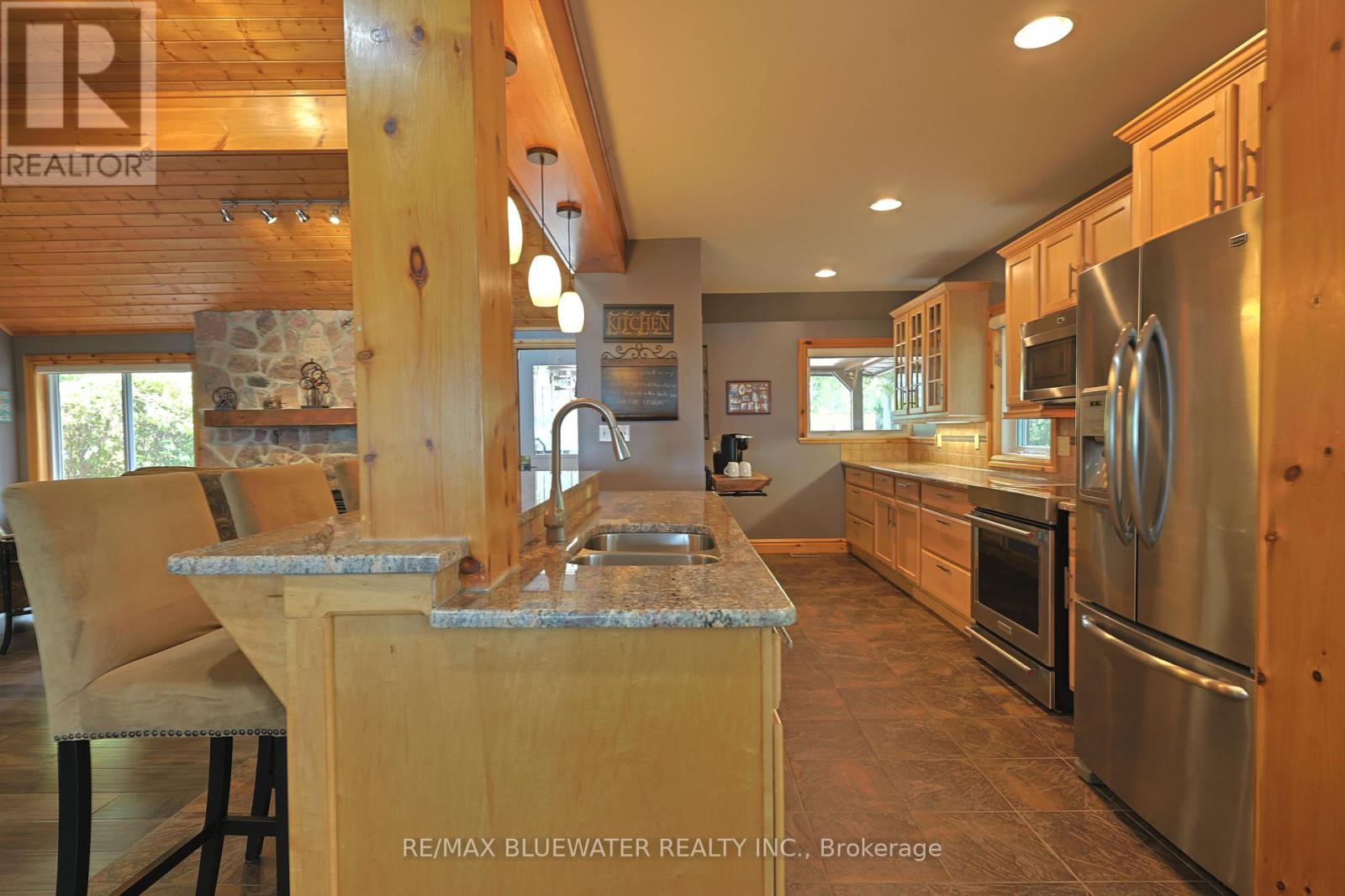 71235 Elizabeth Street, Bluewater, Ontario  N0M 1N0 - Photo 13 - X12340890