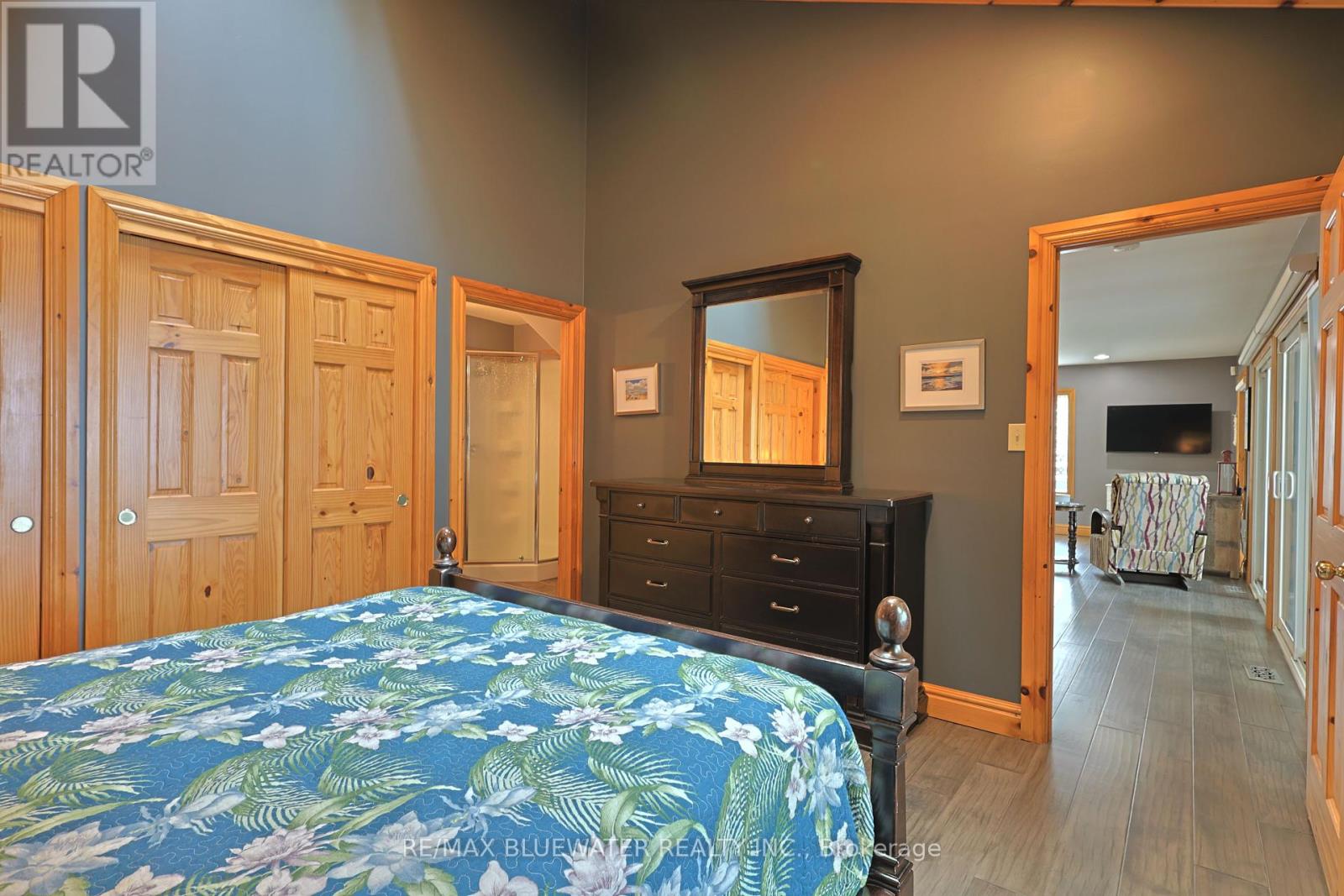 71235 Elizabeth Street, Bluewater, Ontario  N0M 1N0 - Photo 23 - X12340890
