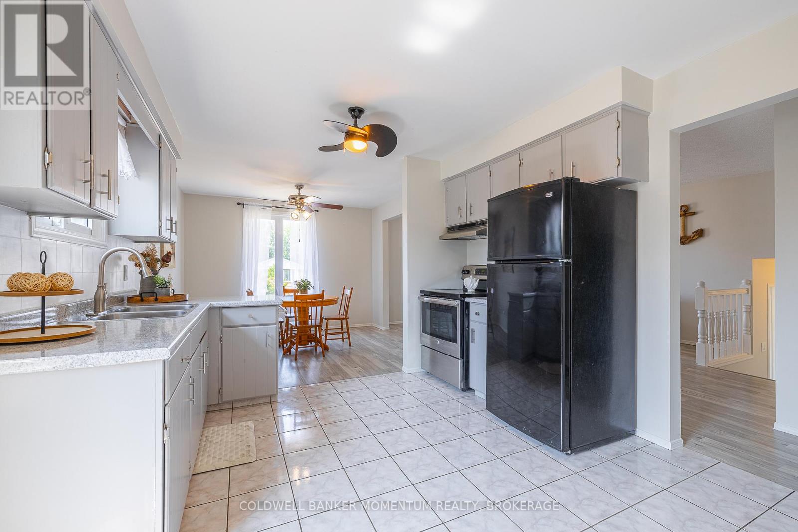 386 Daytona Drive, Fort Erie, Ontario  L2A 4Y9 - Photo 13 - X12340876