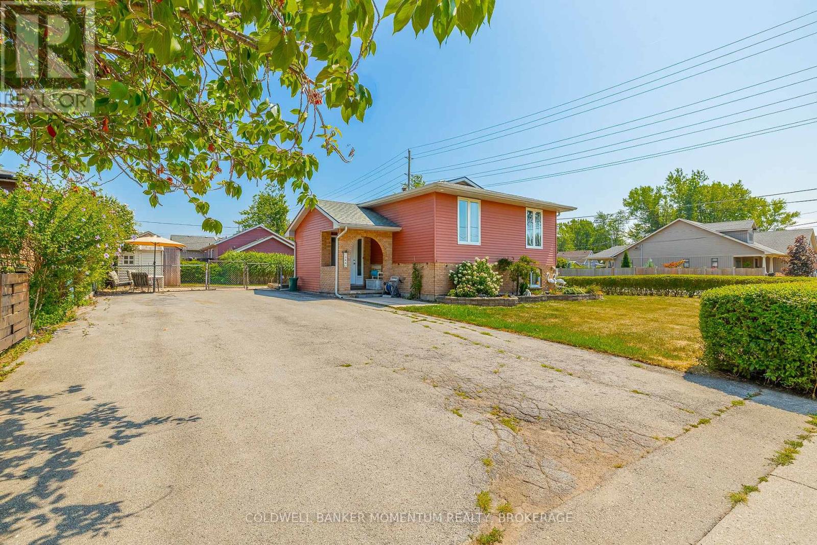 386 Daytona Drive, Fort Erie, Ontario  L2A 4Y9 - Photo 2 - X12340876